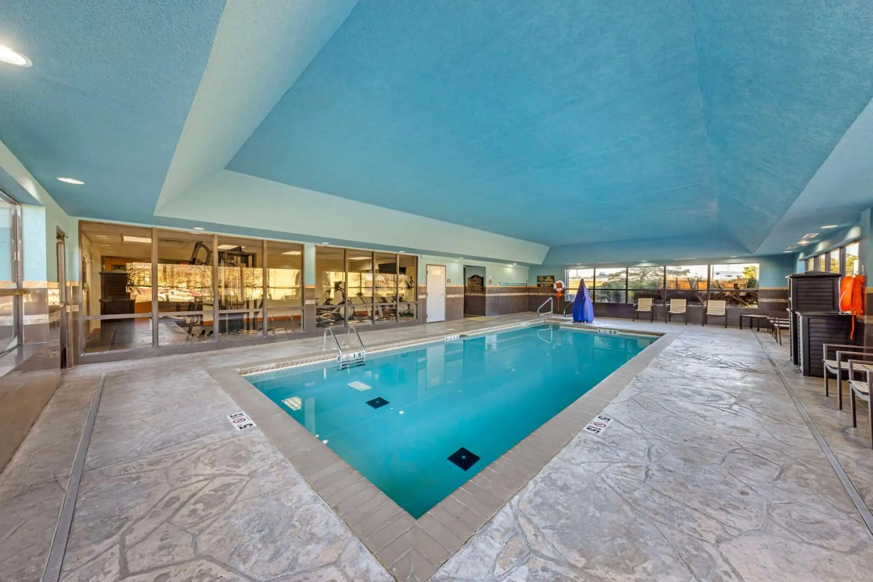 Pool view in Best Western Plus Midwest City Inn & Suites Pool view in Best Western Plus Midwest City Inn & Suites