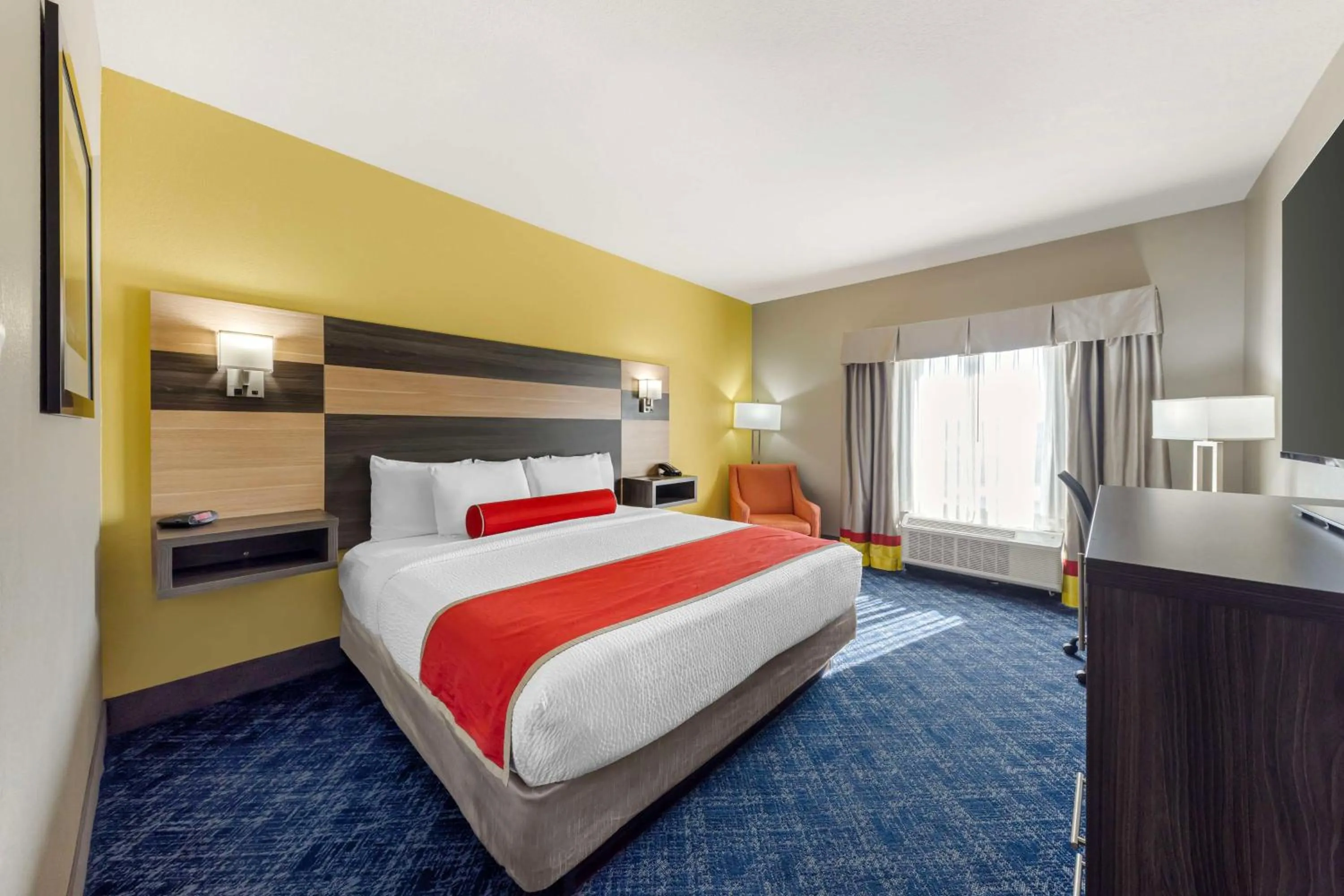 Bedroom, Bed in Best Western Plus Midwest City Inn & Suites