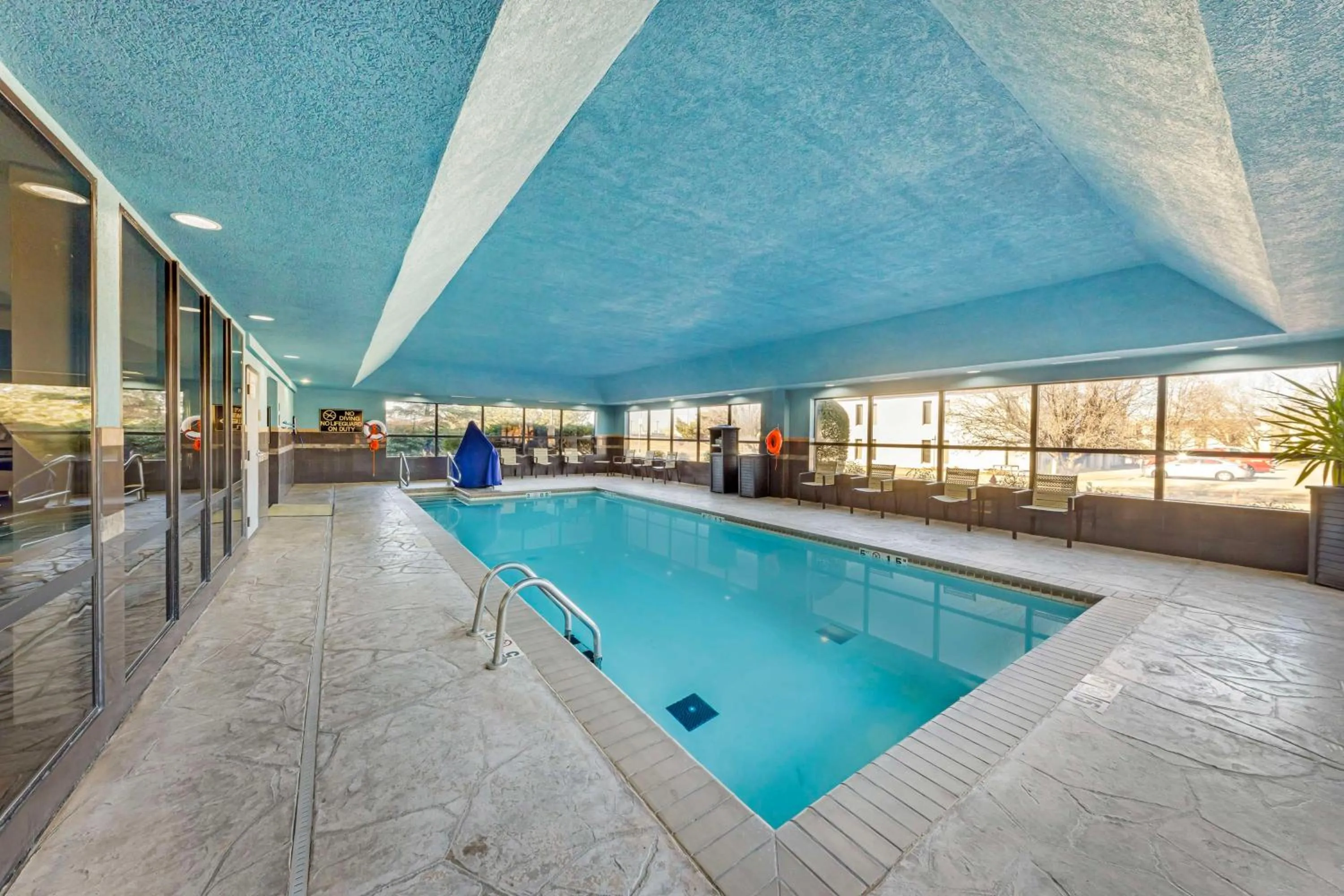 Pool view in Best Western Plus Midwest City Inn & Suites