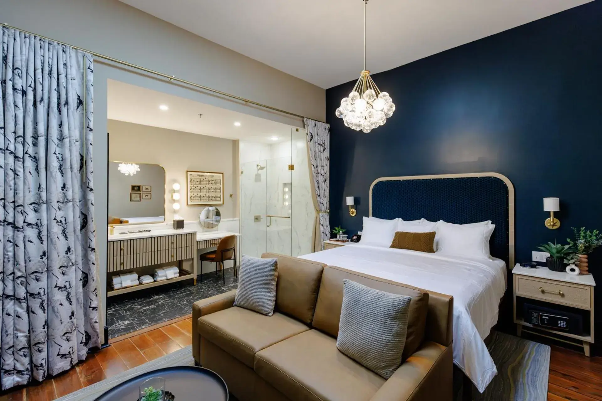 Bed in Hotel Trundle Bed in Hotel Trundle