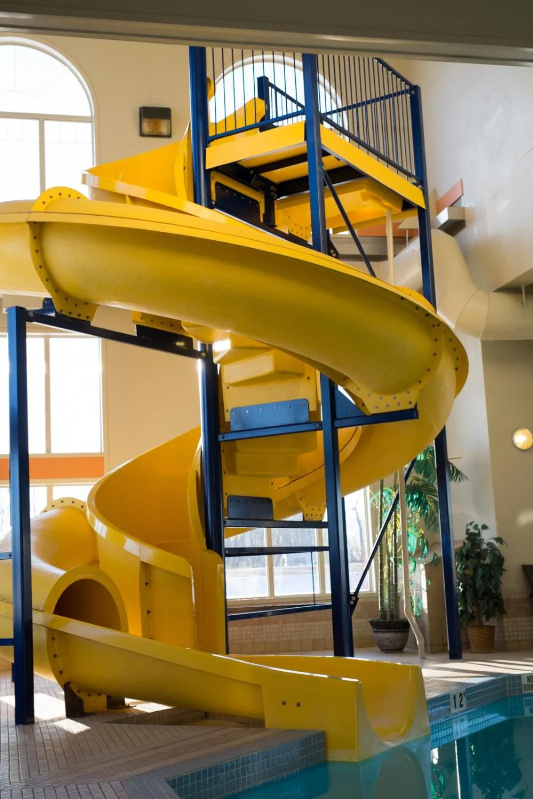 Swimming pool, Water Park in Peavine Inn & Suites