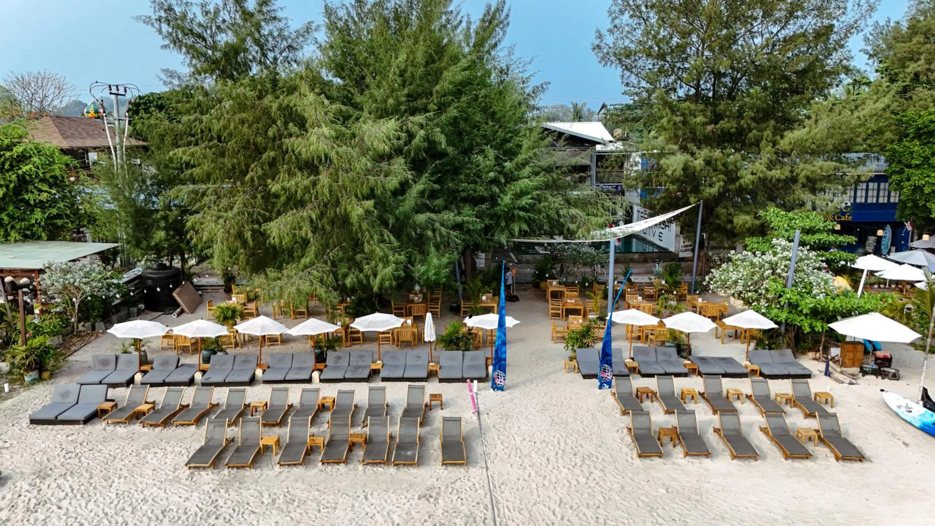 Beach in Trawangan Dive Resort