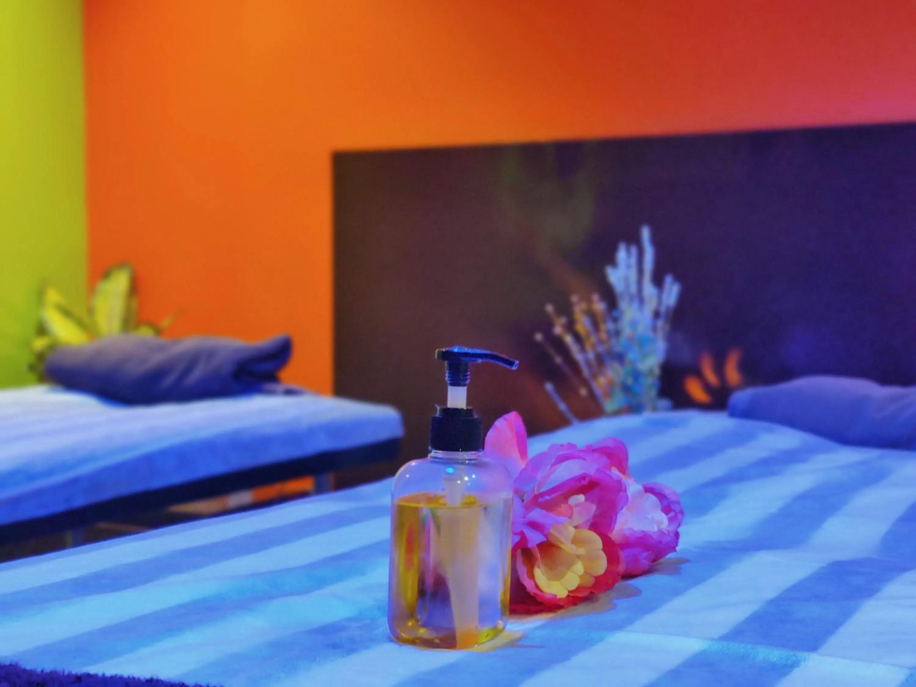 Bed in Citrus Hotel Lonavala