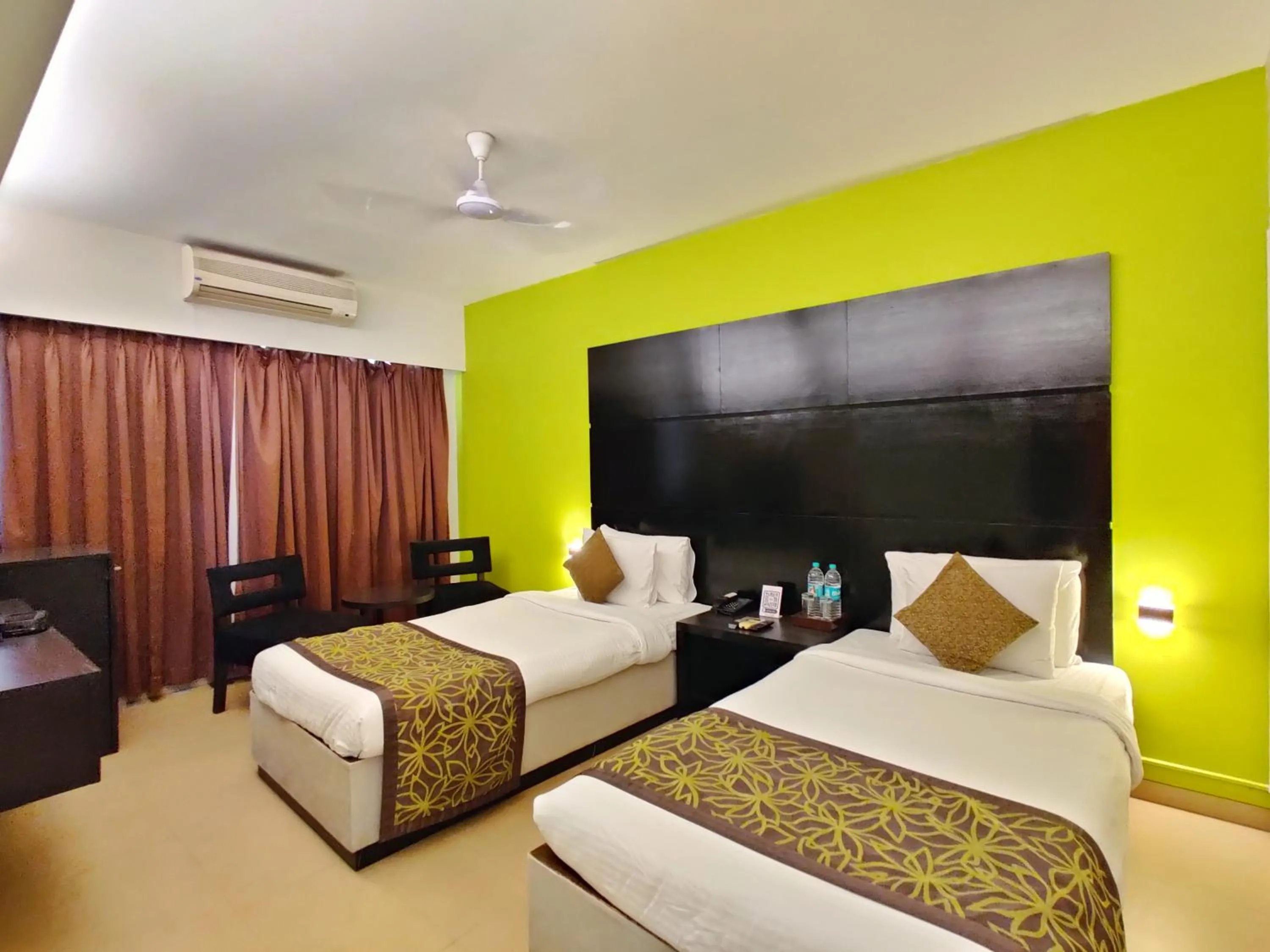 Bed in Citrus Hotel Lonavala