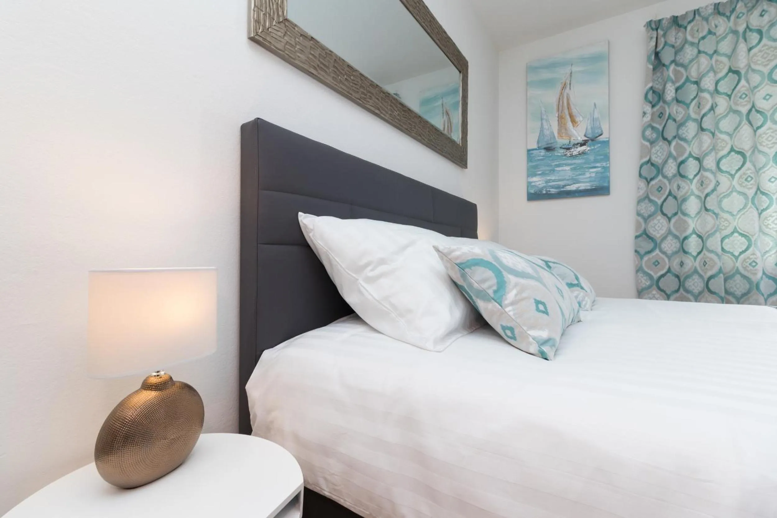 Bedroom, Bed in Deluxe suite Navis