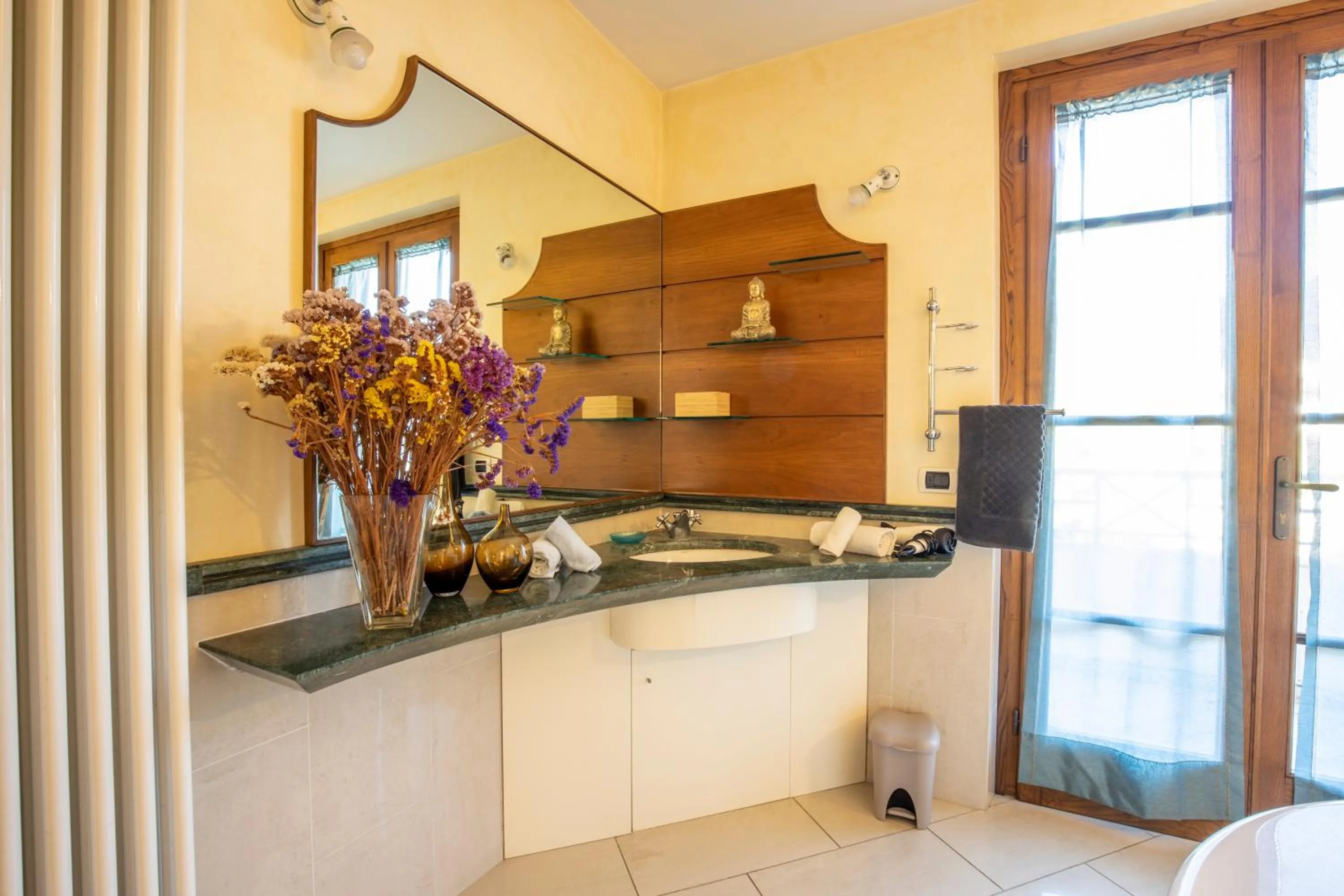 Bathroom in La Stagione dell'Arte B&B