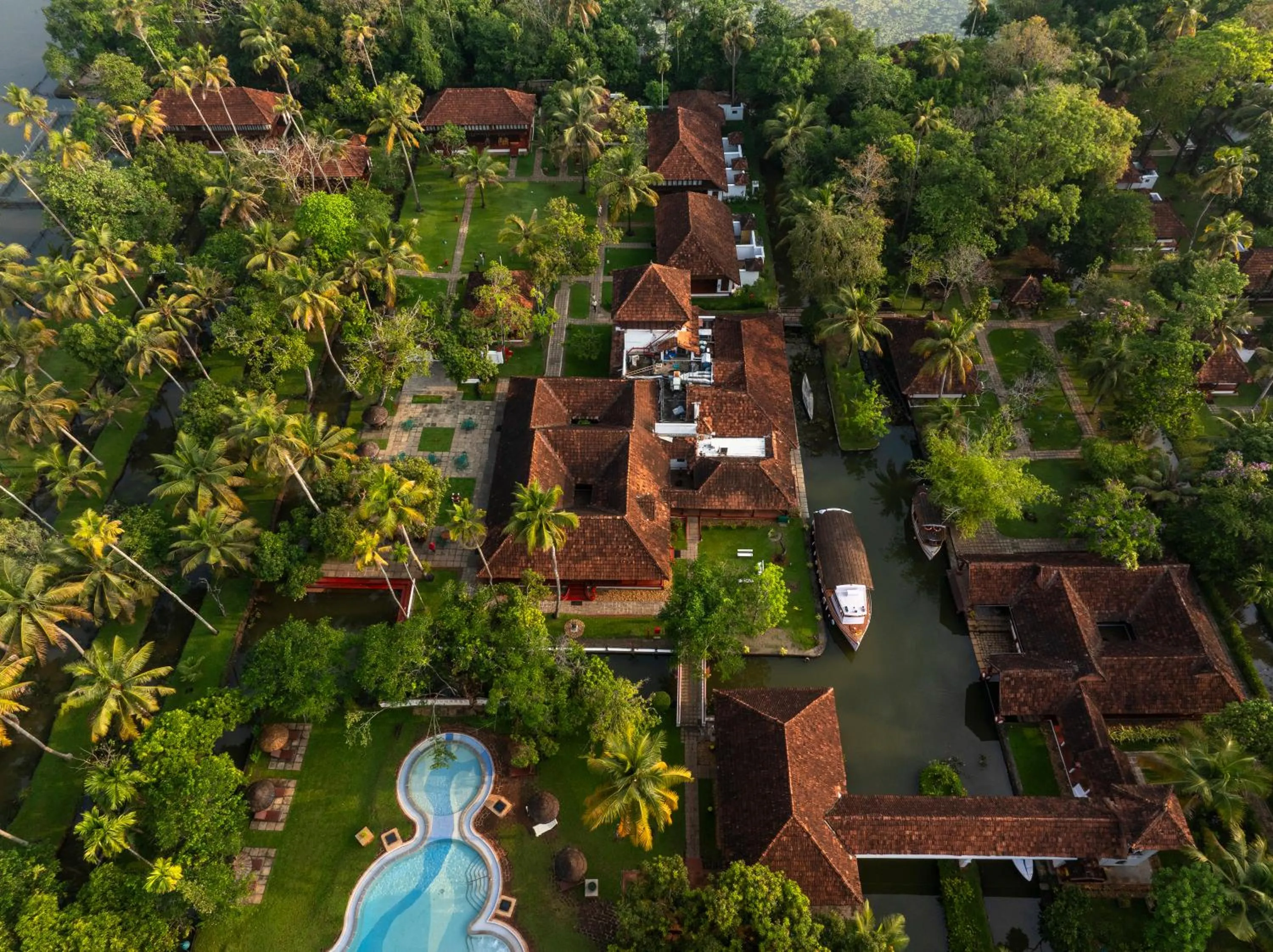 Natural landscape in Coconut Lagoon Kumarakom - A CGH Earth Experience