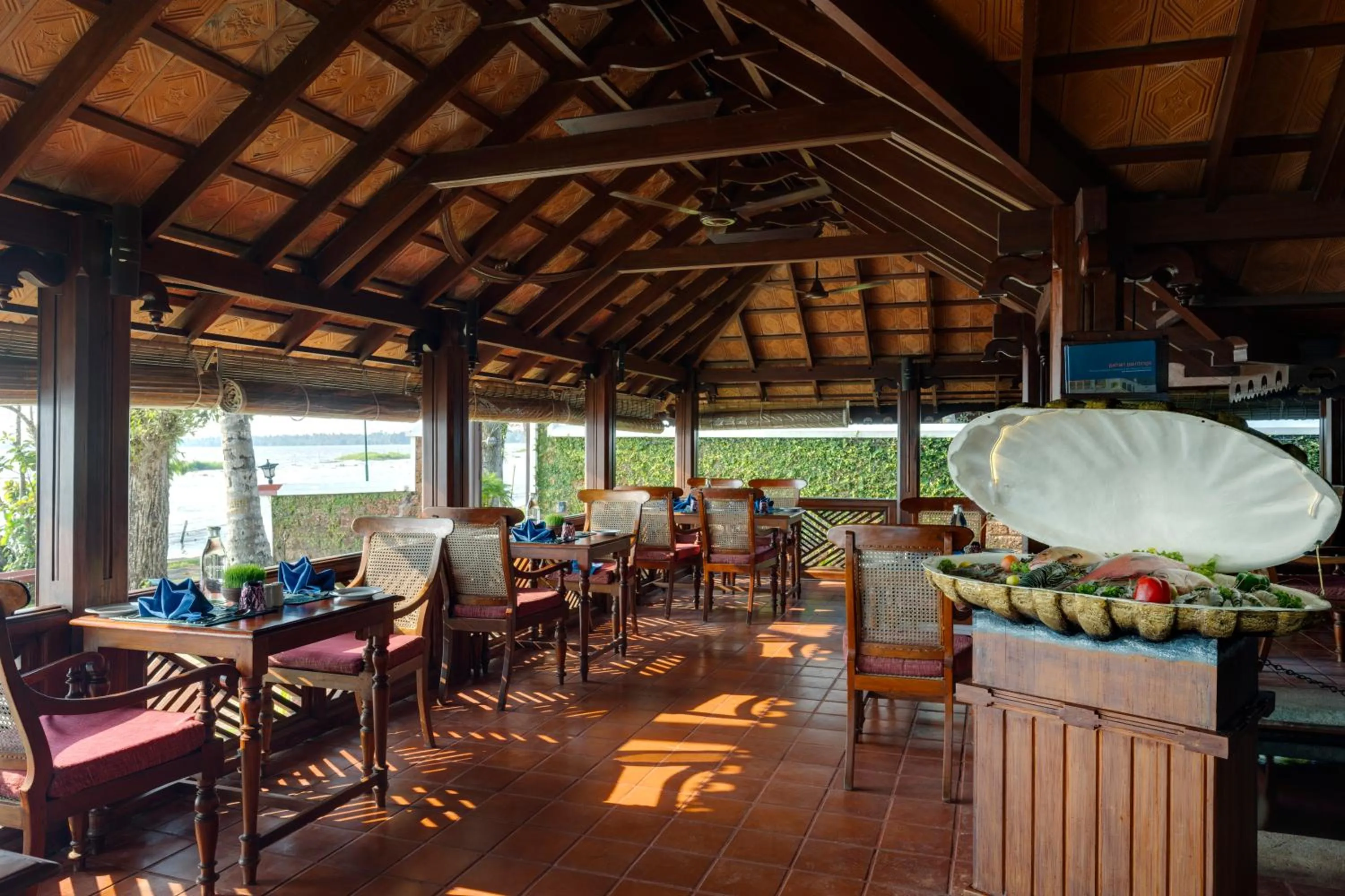 Restaurant/places to eat in Coconut Lagoon Kumarakom - A CGH Earth Experience