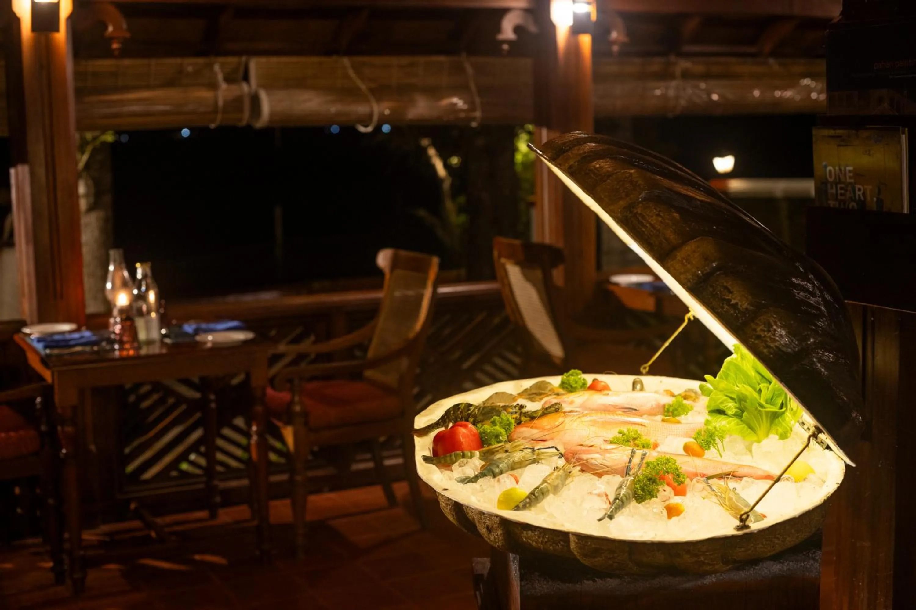 Food and drinks in Coconut Lagoon Kumarakom - A CGH Earth Experience