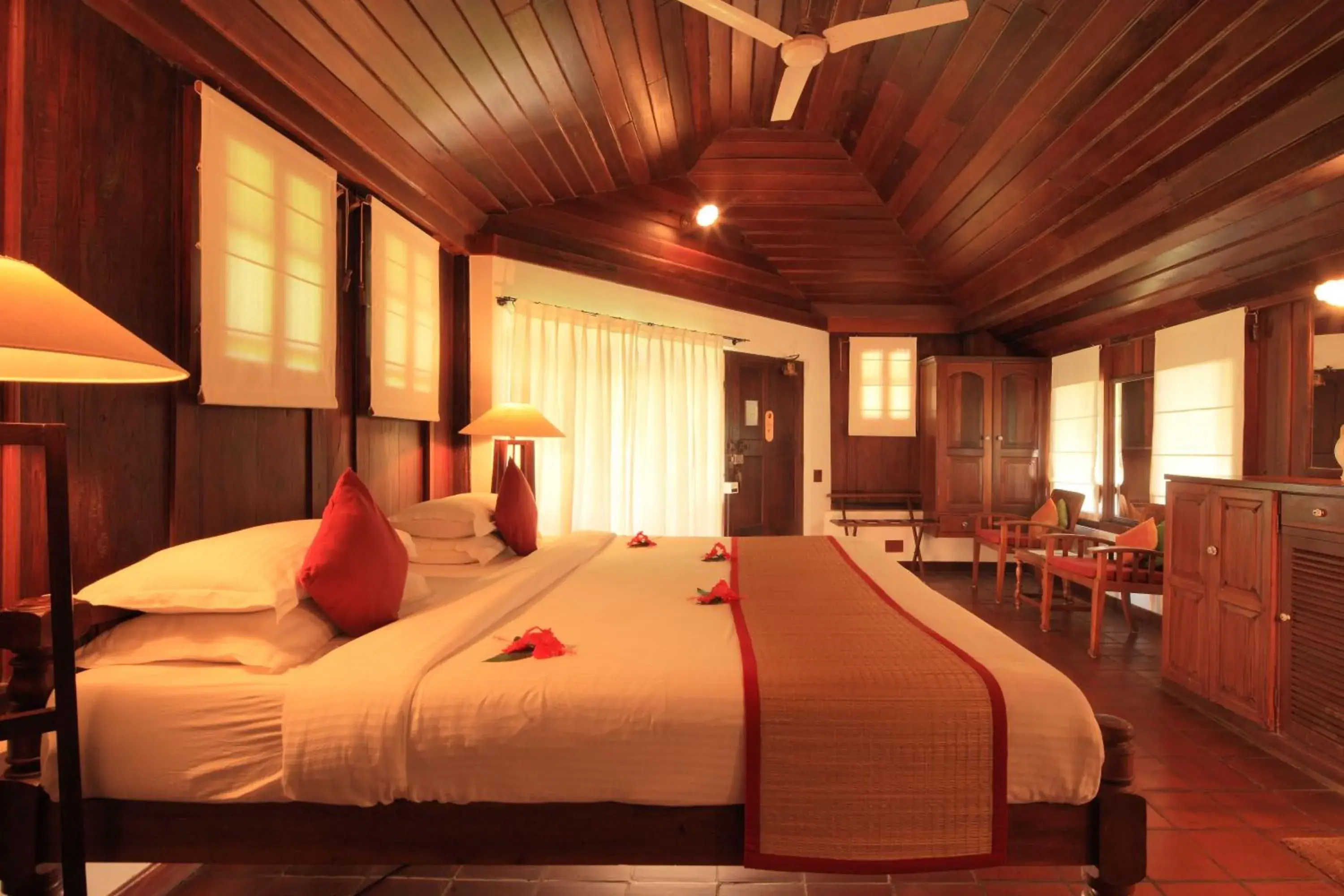Day, Bed in Coconut Lagoon Kumarakom - A CGH Earth Experience Day, Bed in Coconut Lagoon Kumarakom - A CGH Earth Experience