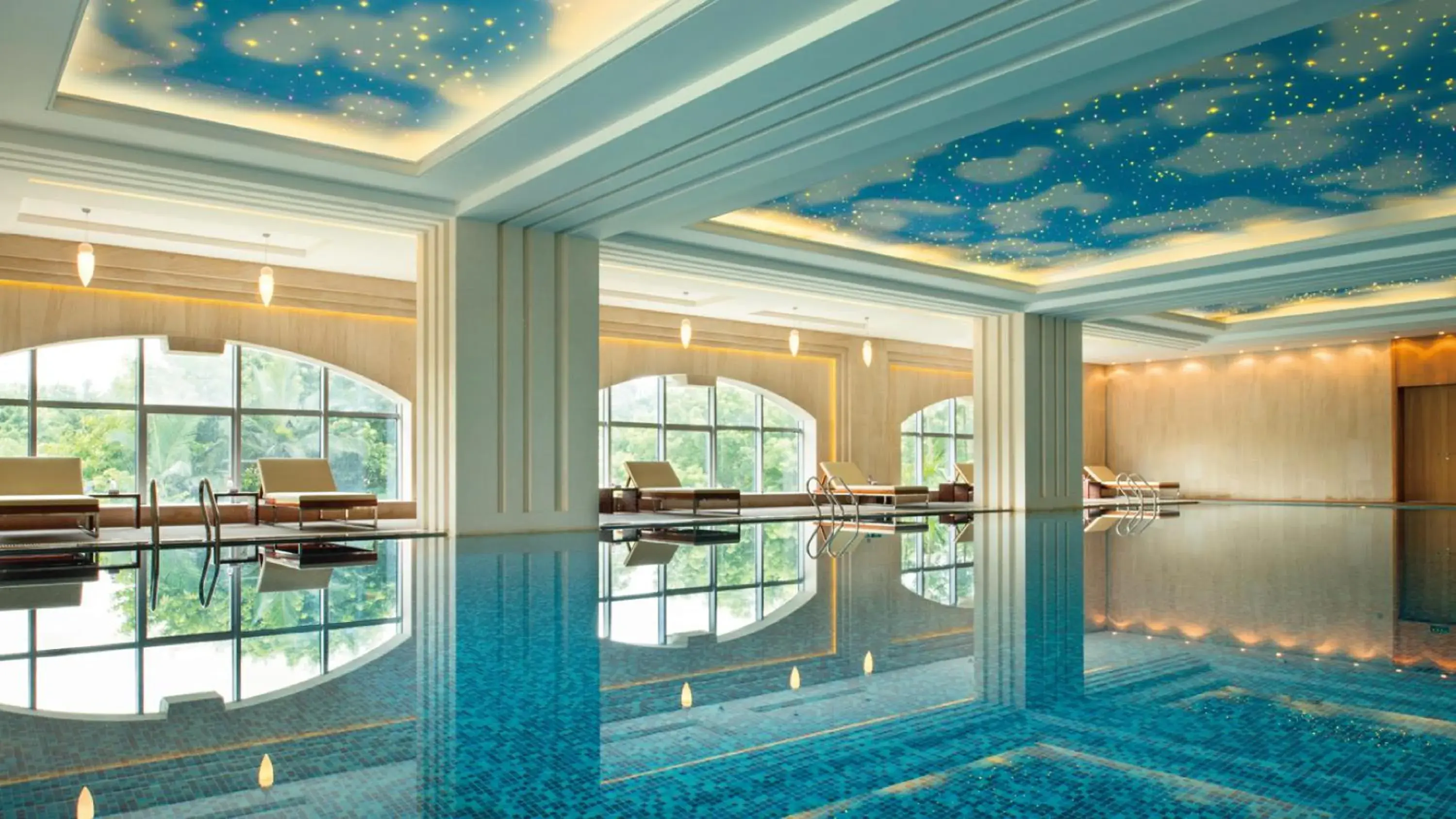 Swimming pool in Soluxe Hotel Guangzhou Swimming pool in Soluxe Hotel Guangzhou