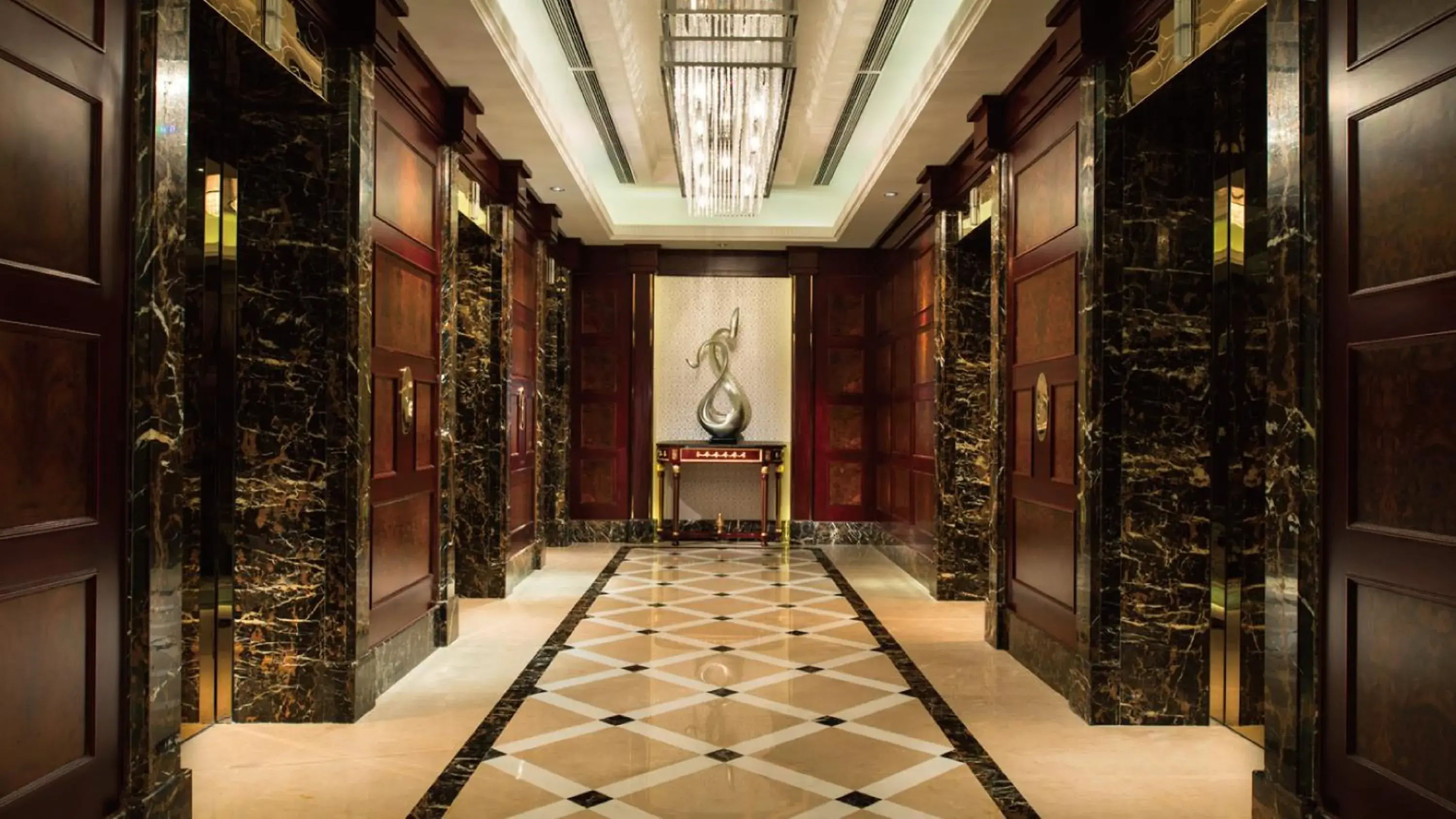 Lobby or reception in Soluxe Hotel Guangzhou Lobby or reception in Soluxe Hotel Guangzhou