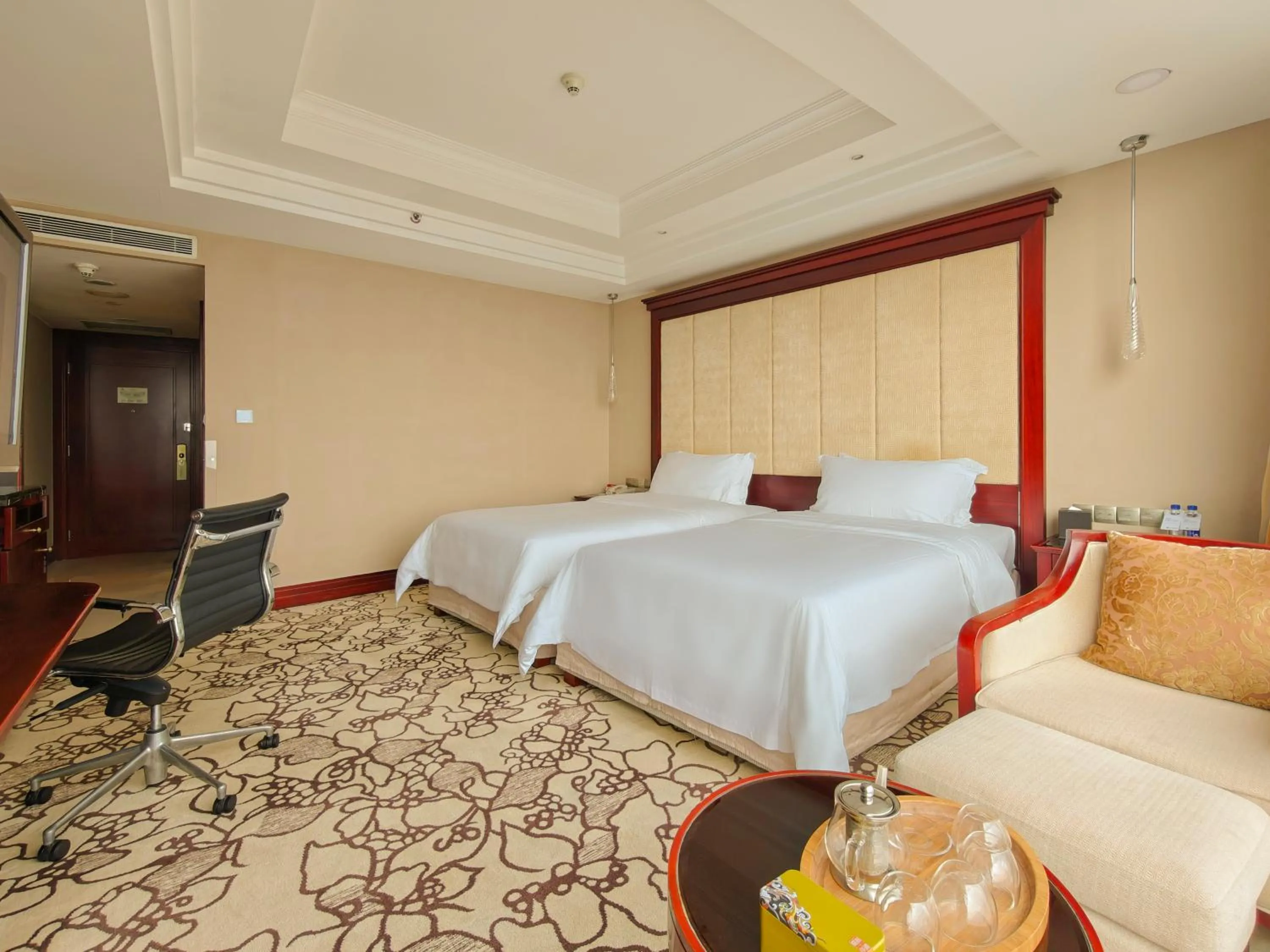 Bed in Soluxe Hotel Guangzhou