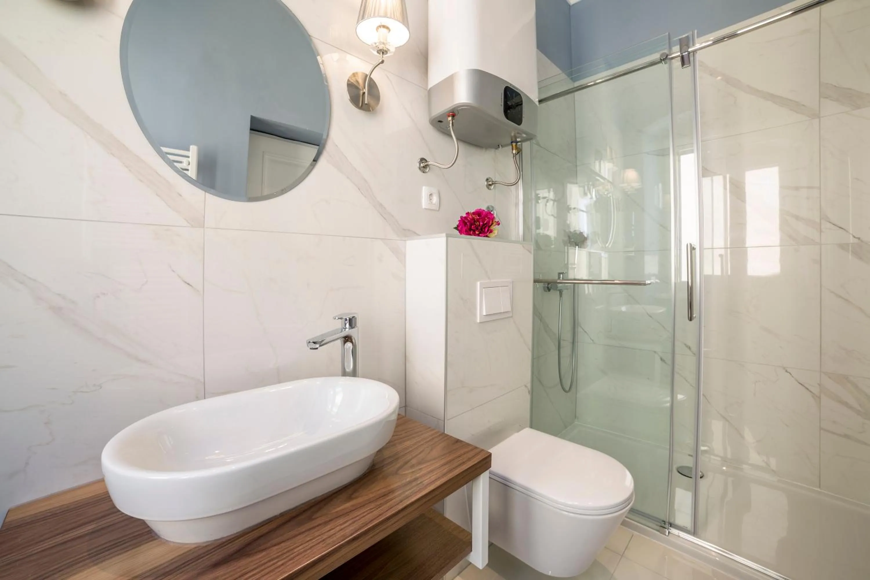 Bathroom in Theatre of Dreams Rooms