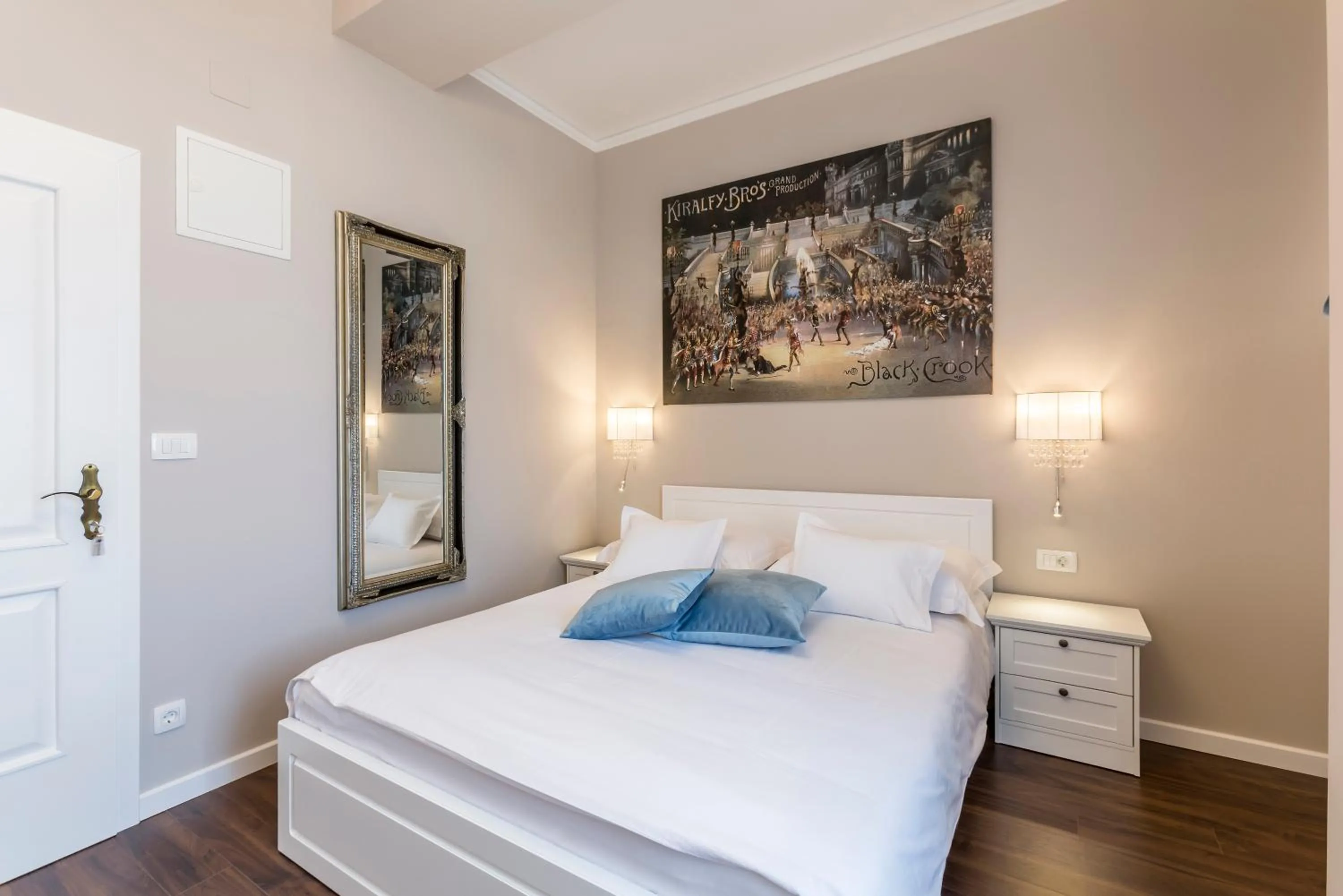 Bedroom, Bed in Theatre of Dreams Rooms