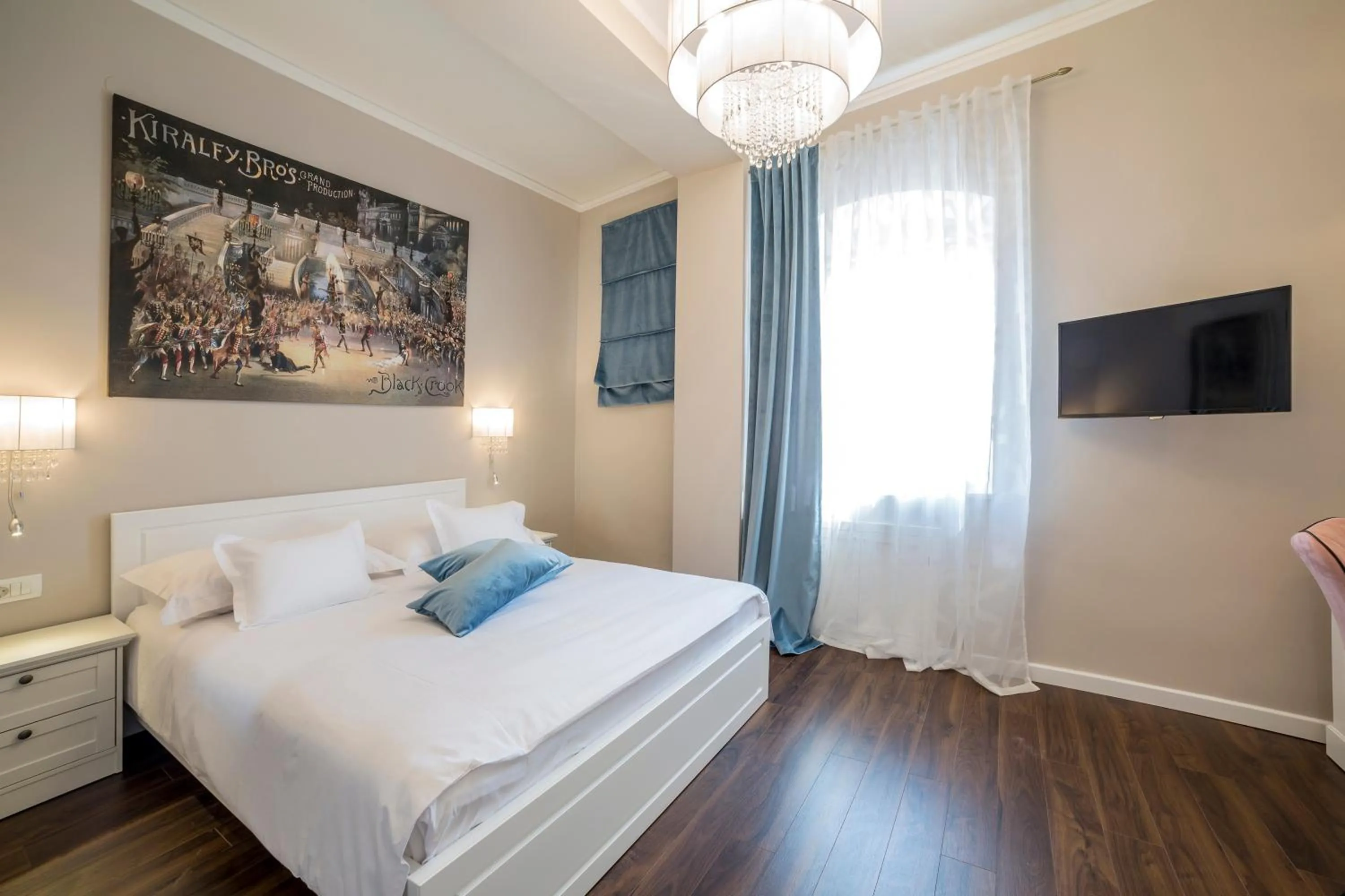 Bedroom, Bed in Theatre of Dreams Rooms