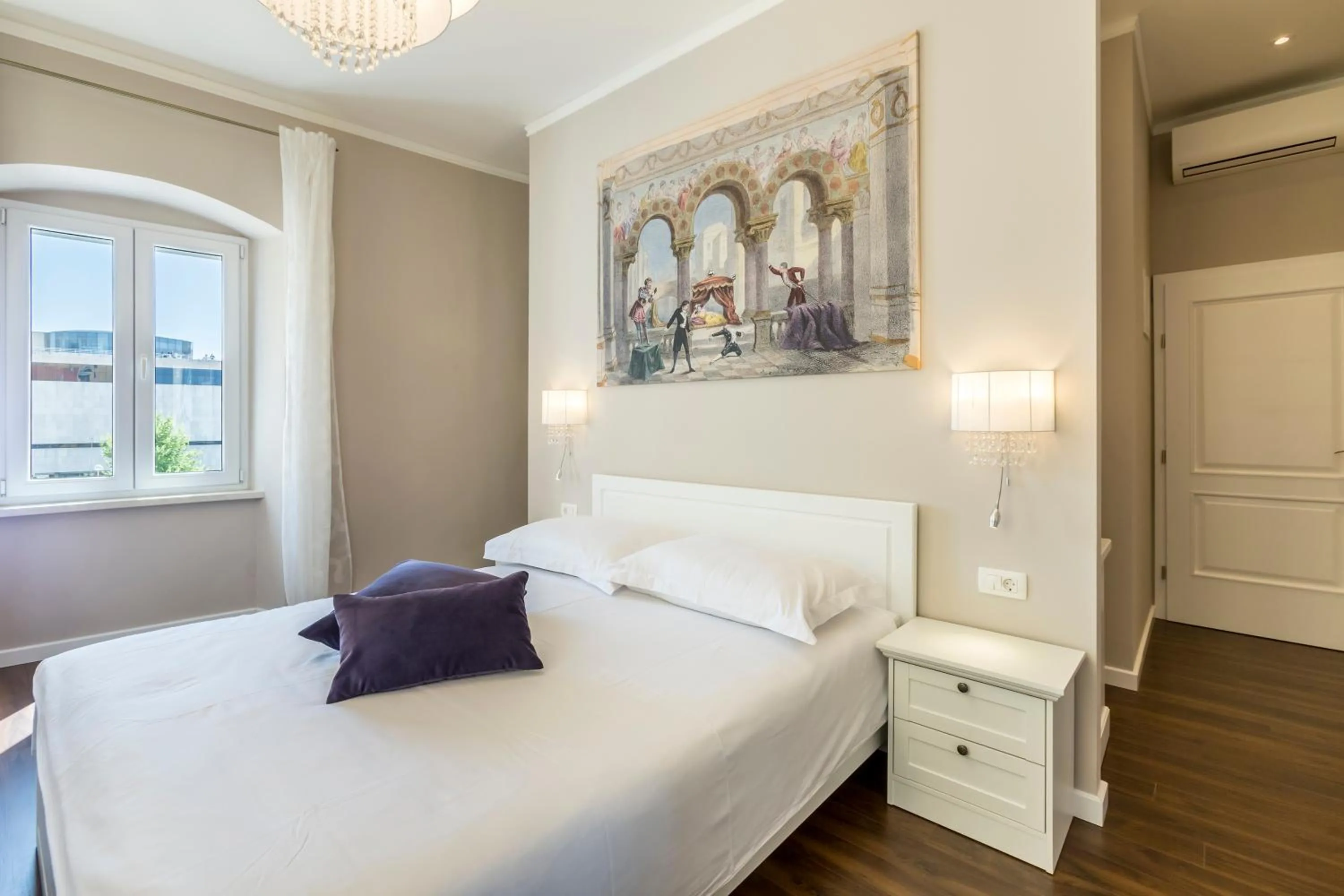Bedroom, Bed in Theatre of Dreams Rooms