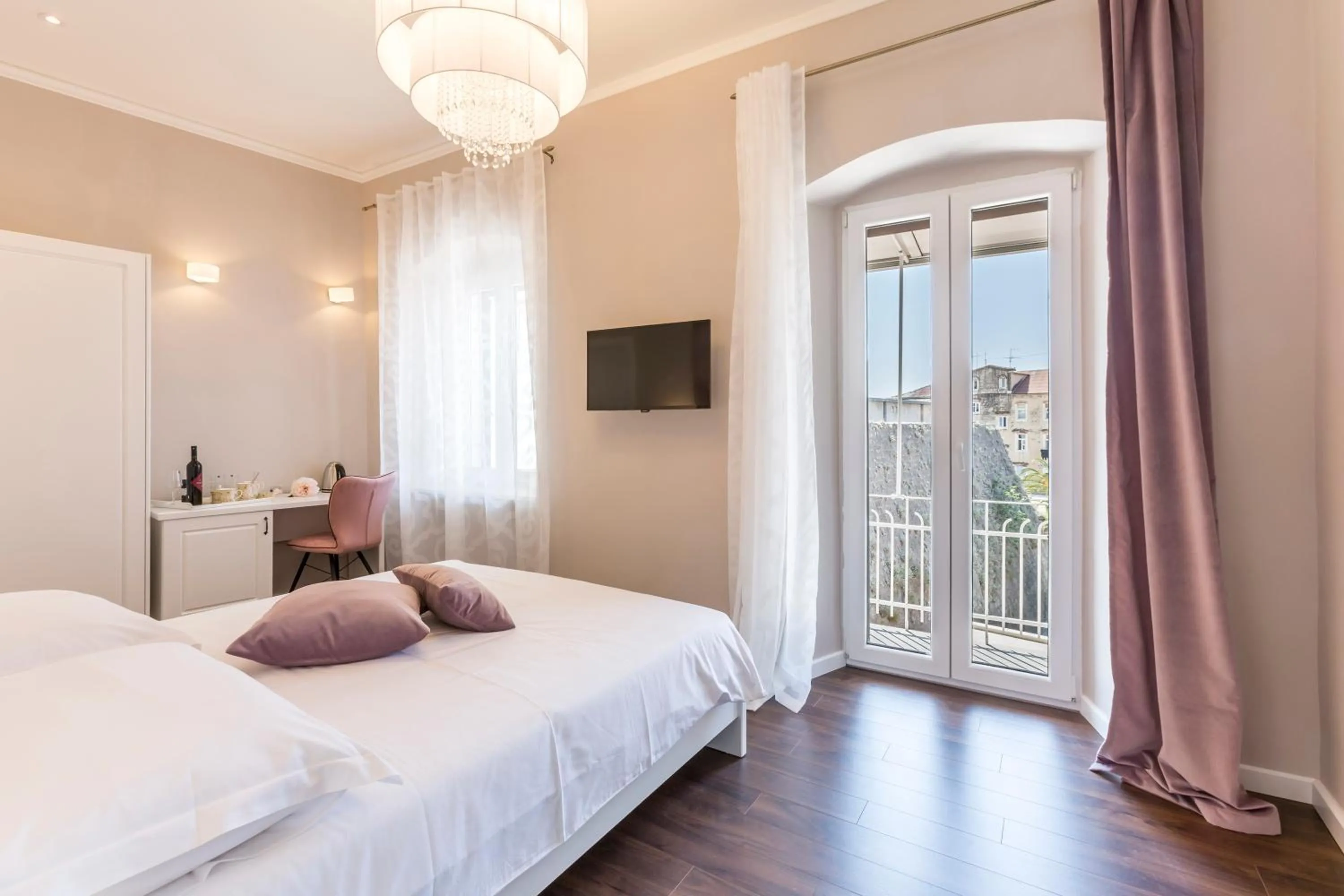 Bedroom, Bed in Theatre of Dreams Rooms