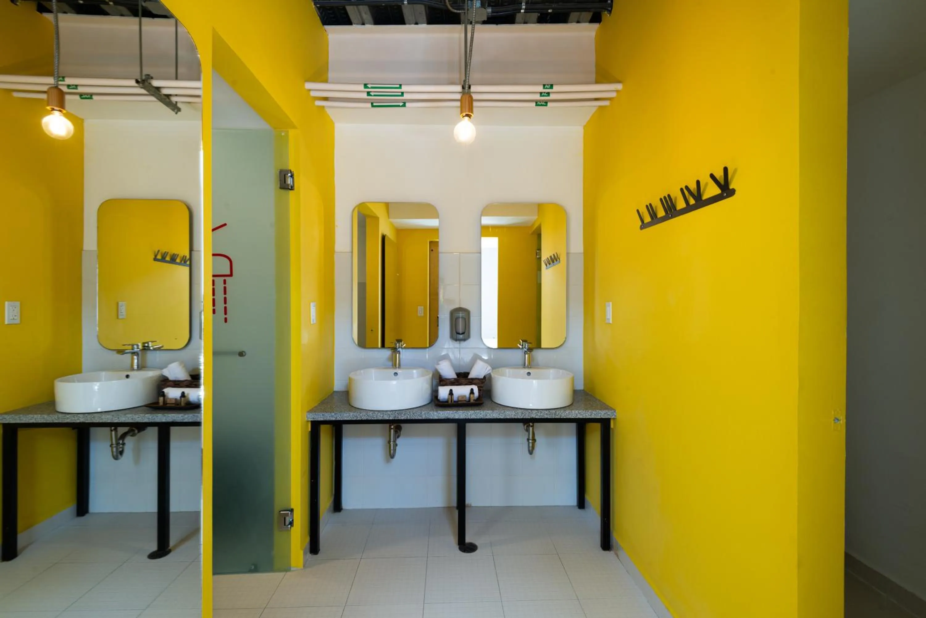 Bathroom in Mayan Monkey Los Cabos - Social Hotel