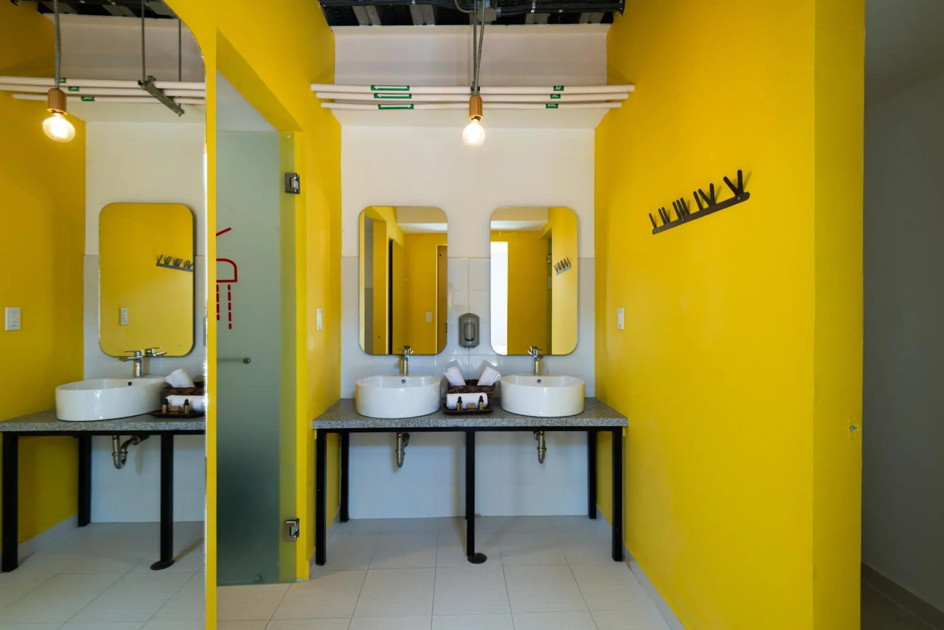 Bathroom in Mayan Monkey Los Cabos - Social Hotel Bathroom in Mayan Monkey Los Cabos - Social Hotel