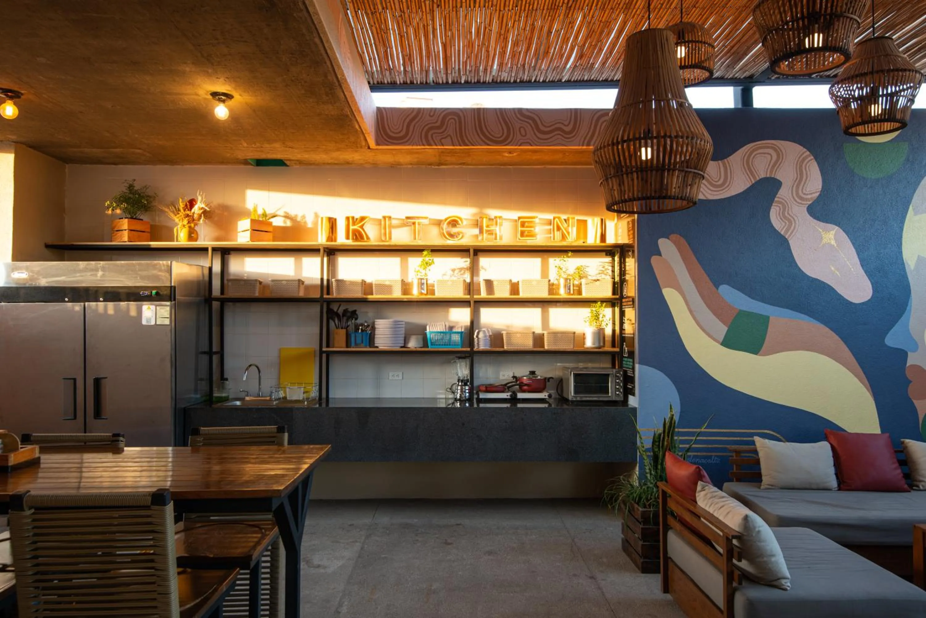 Communal kitchen in Mayan Monkey Los Cabos - Social Hotel