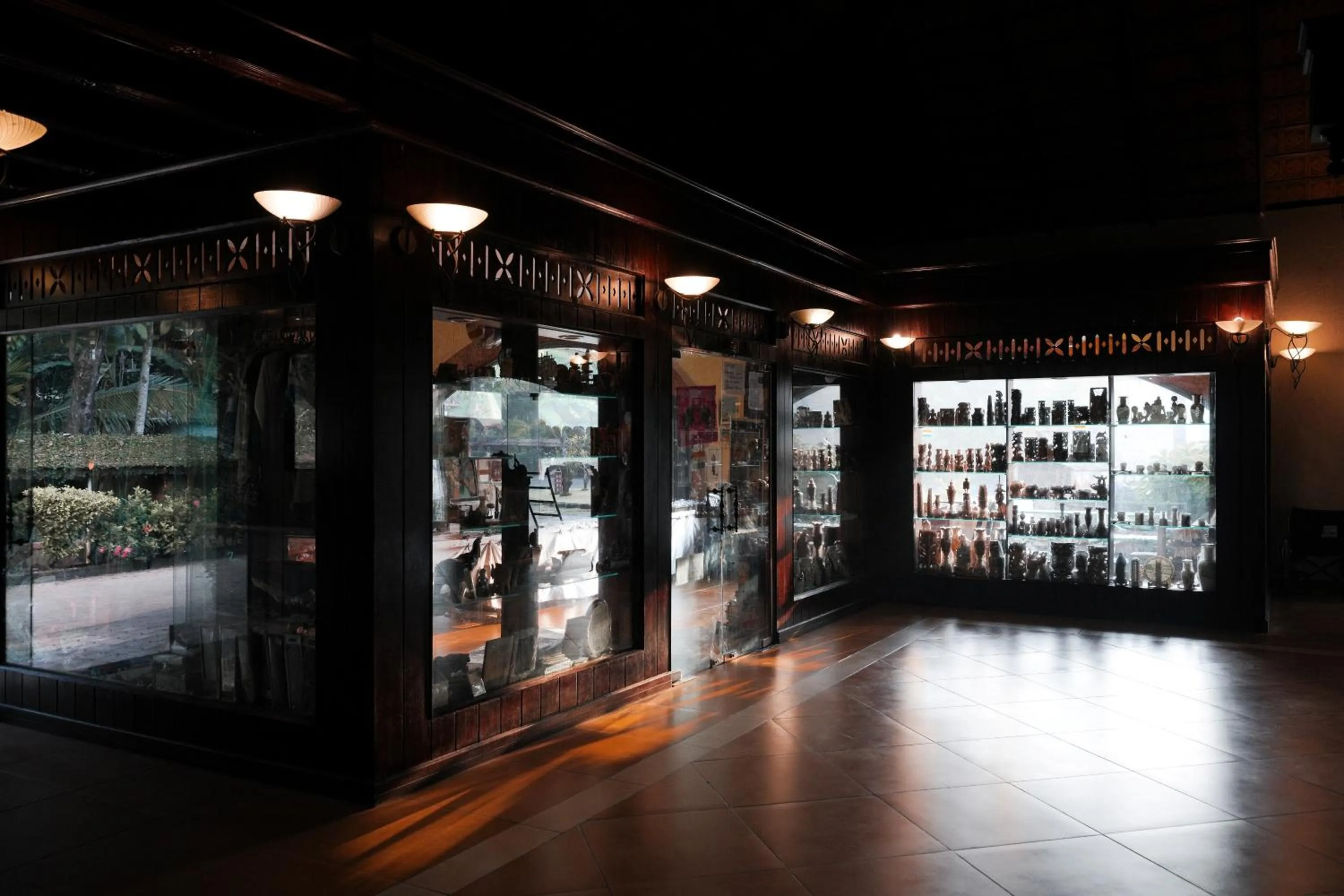 On-site shops in Lakesong Resort