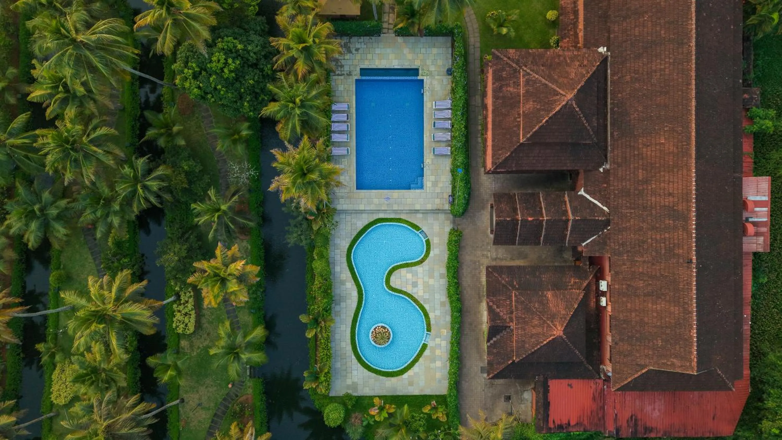 Property building in Lakesong Resort