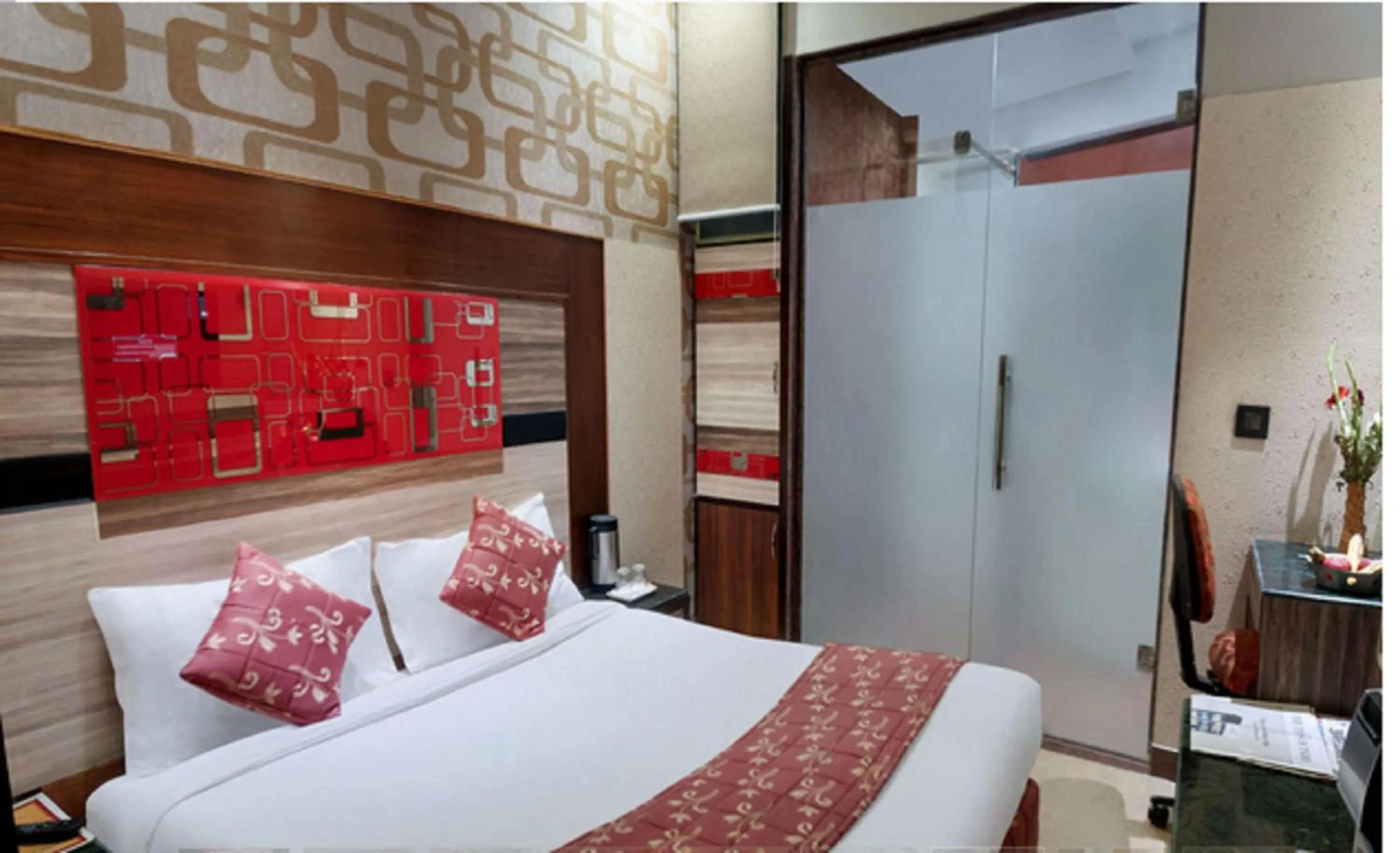 cot in Amar Yatri Niwas