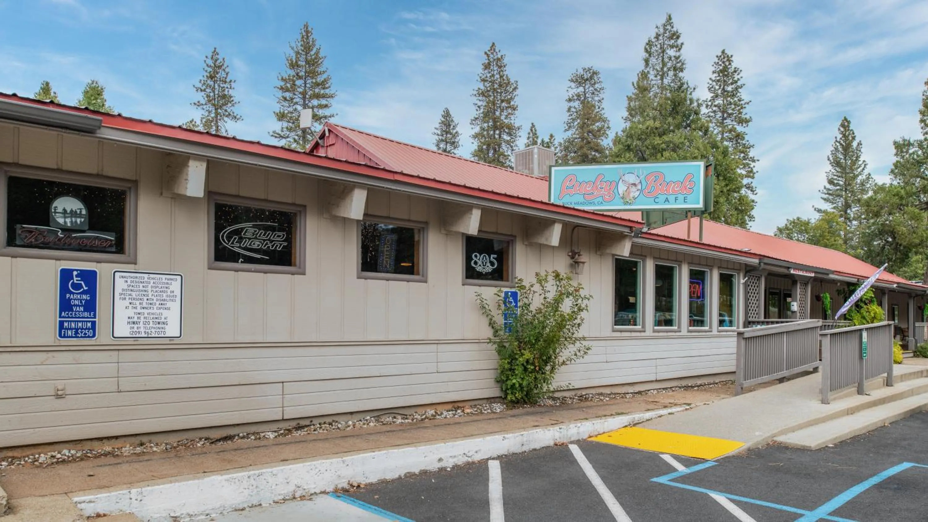 Restaurant/places to eat in Buck Meadows Lodge