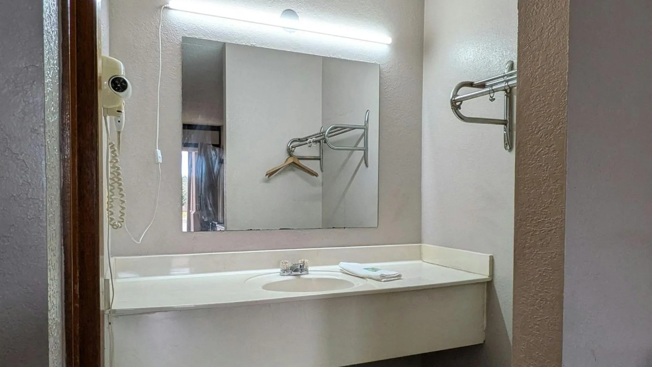 Photo of the whole room in Inn of Loudon