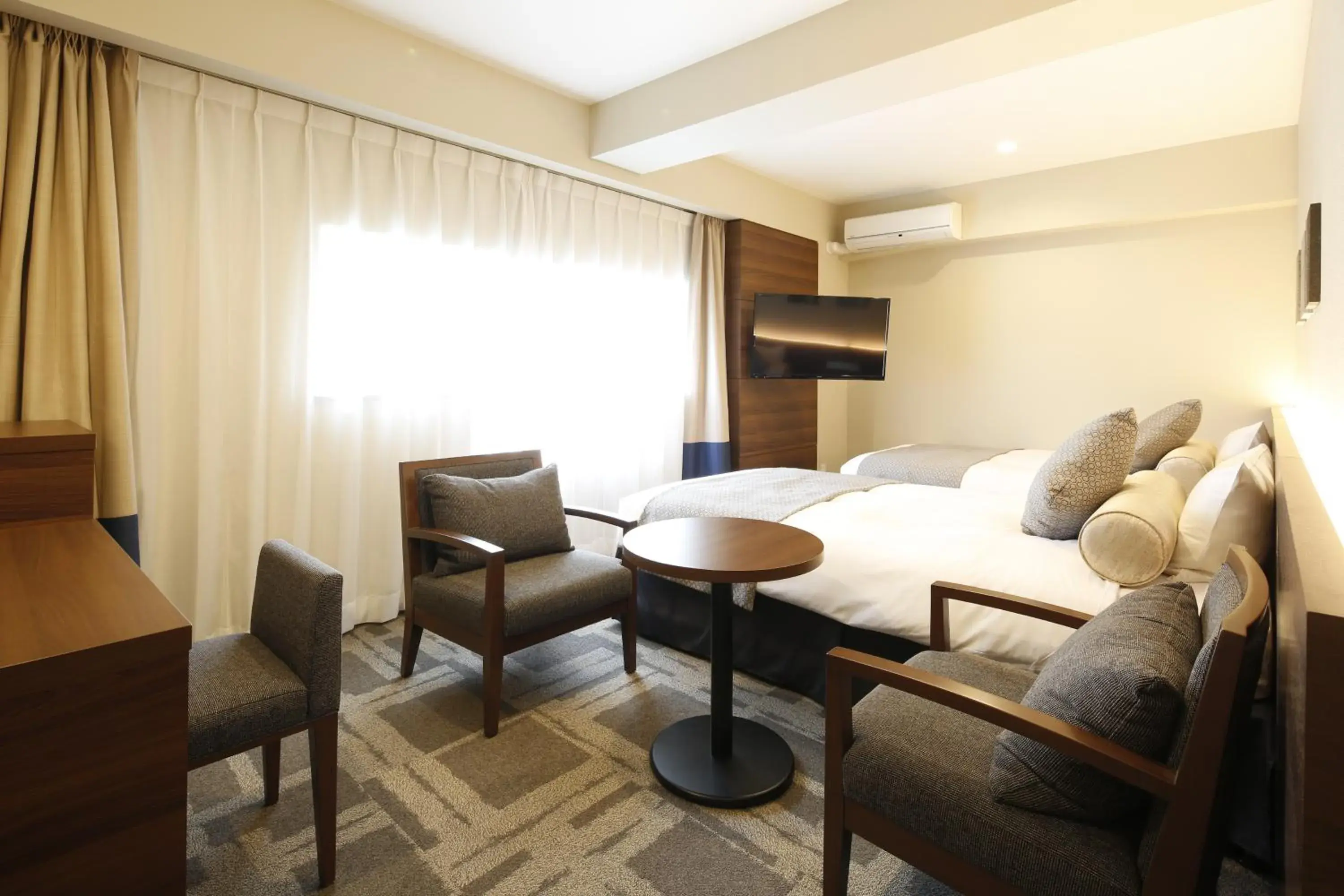 Bed in Rembrandt Style Yokohama Kannai Bed in Rembrandt Style Yokohama Kannai