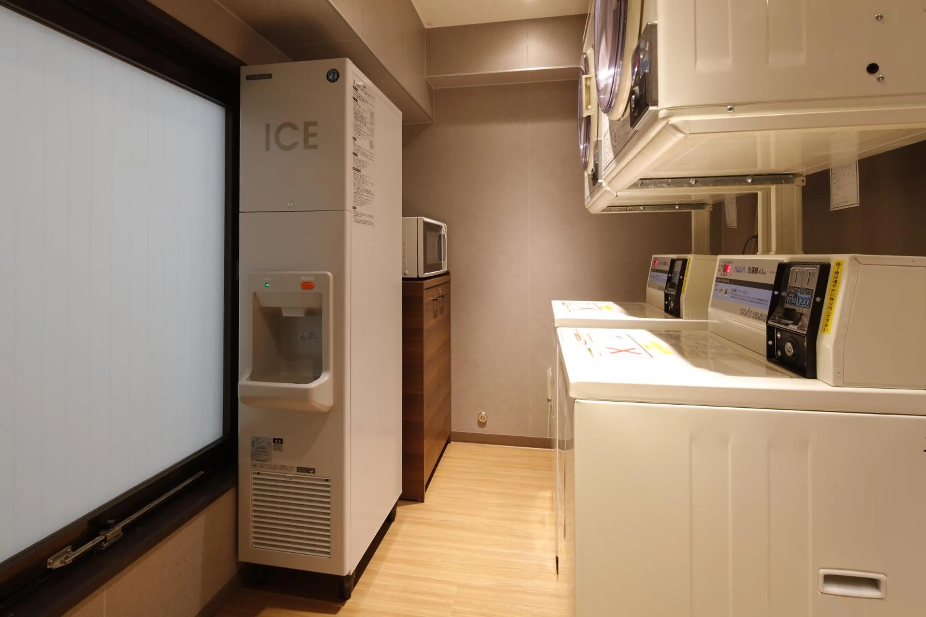 laundry in Rembrandt Style Yokohama Kannai