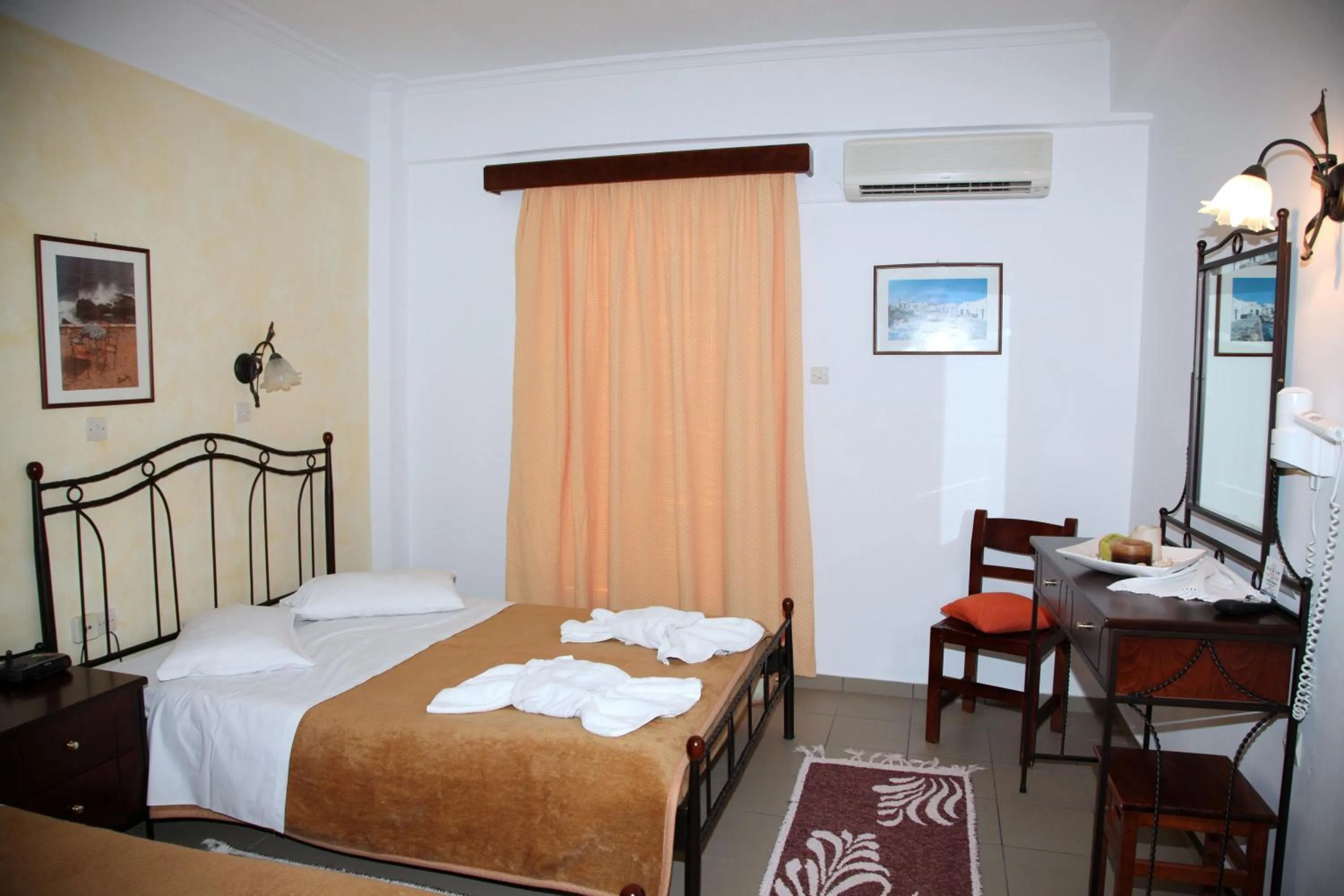 Property building, Bed in Nikolas Hotel