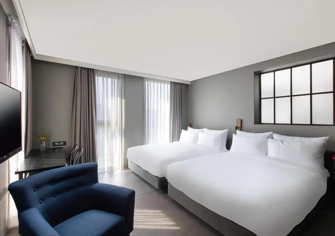 Photo of the whole room, Bed in Park Marine Hotel