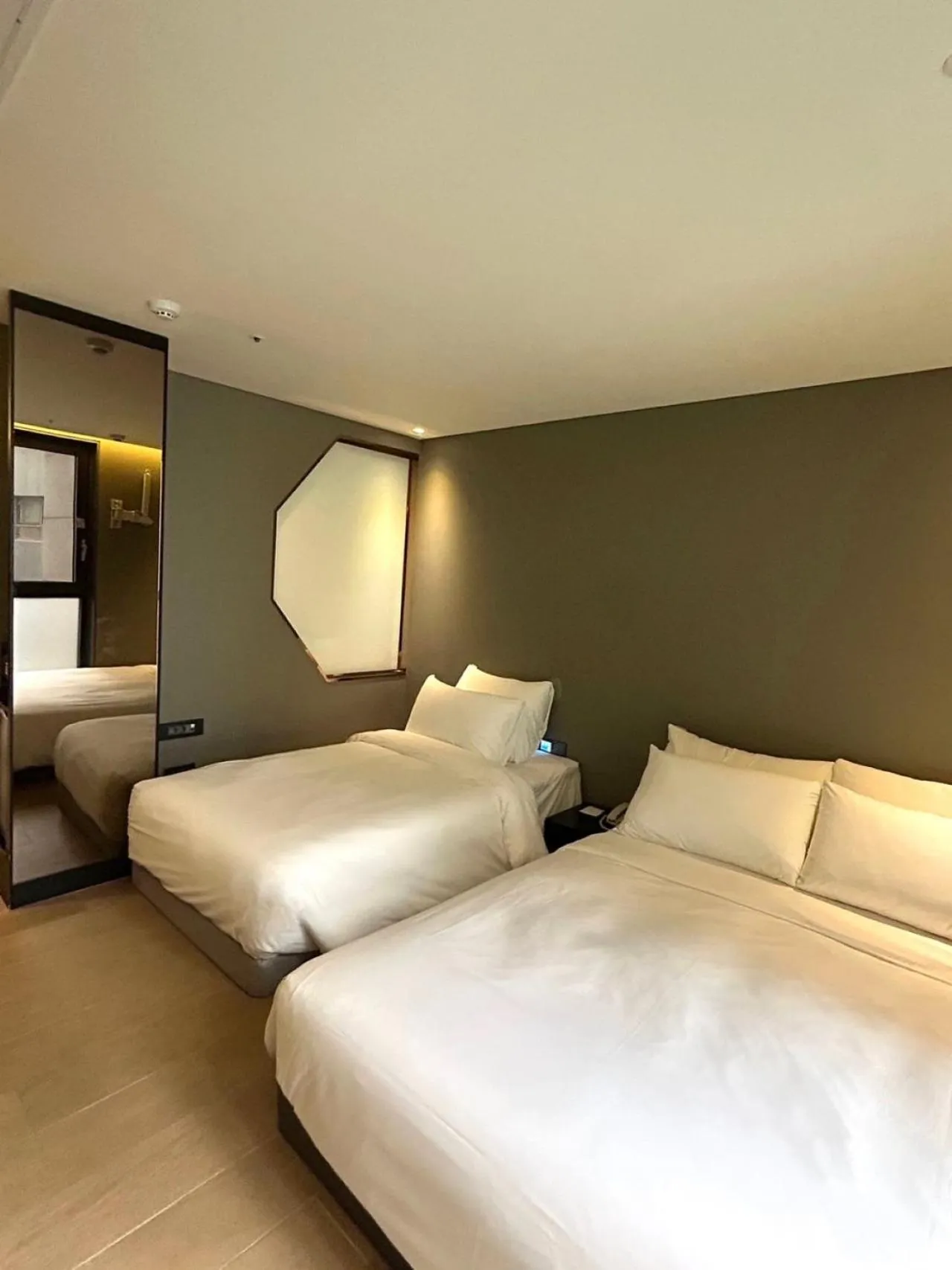 Photo of the whole room, Bed in Park Marine Hotel