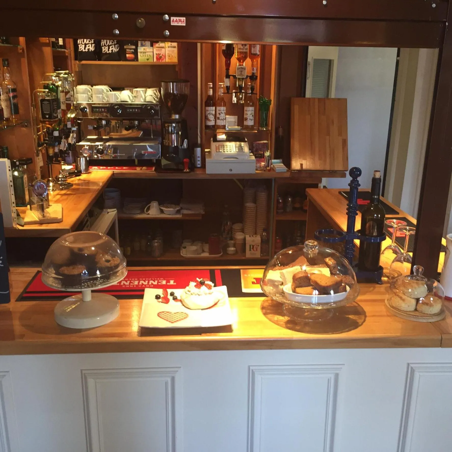 Restaurant/places to eat in The Arrandale Hotel