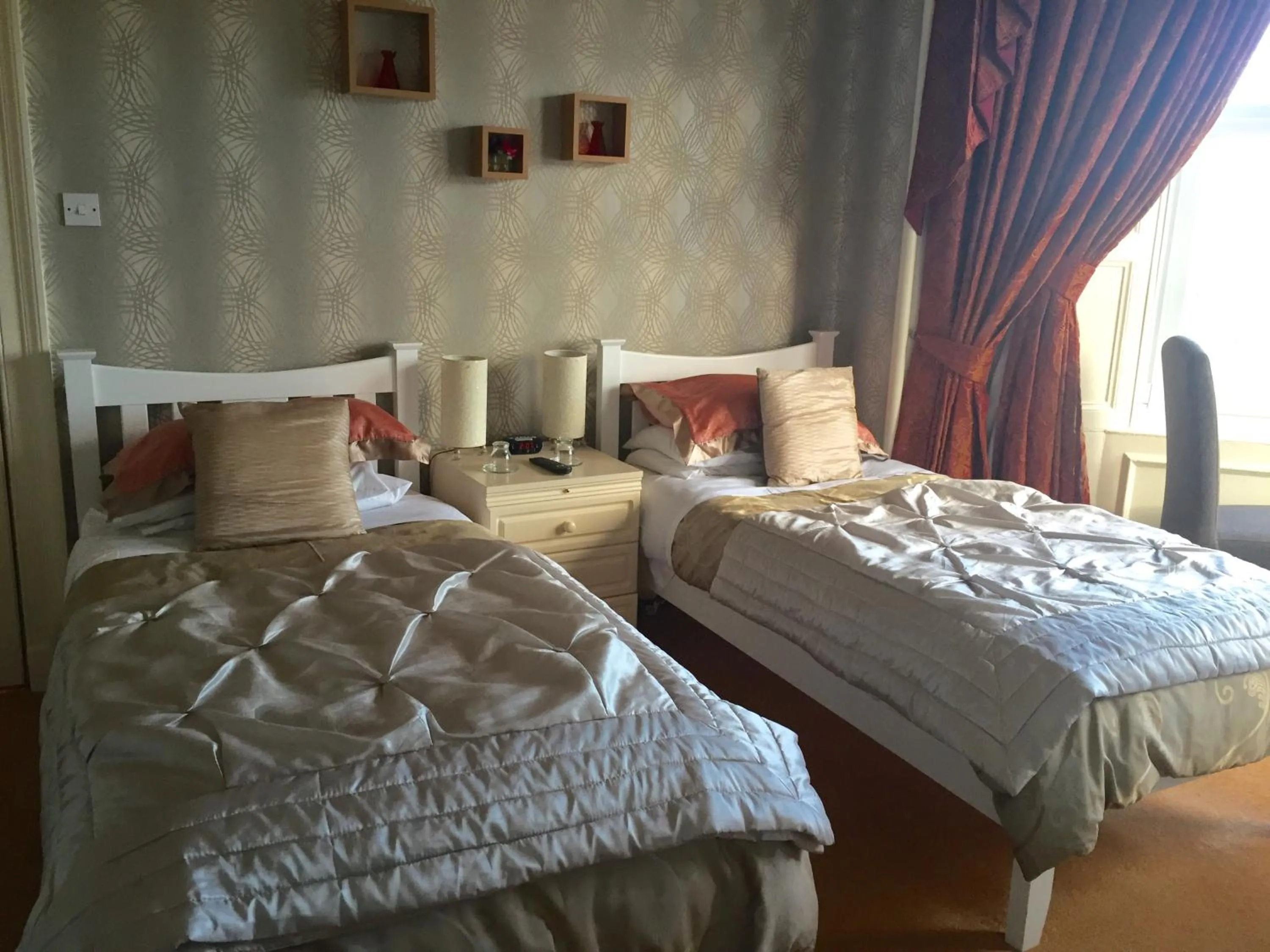 Bedroom, Bed in The Arrandale Hotel