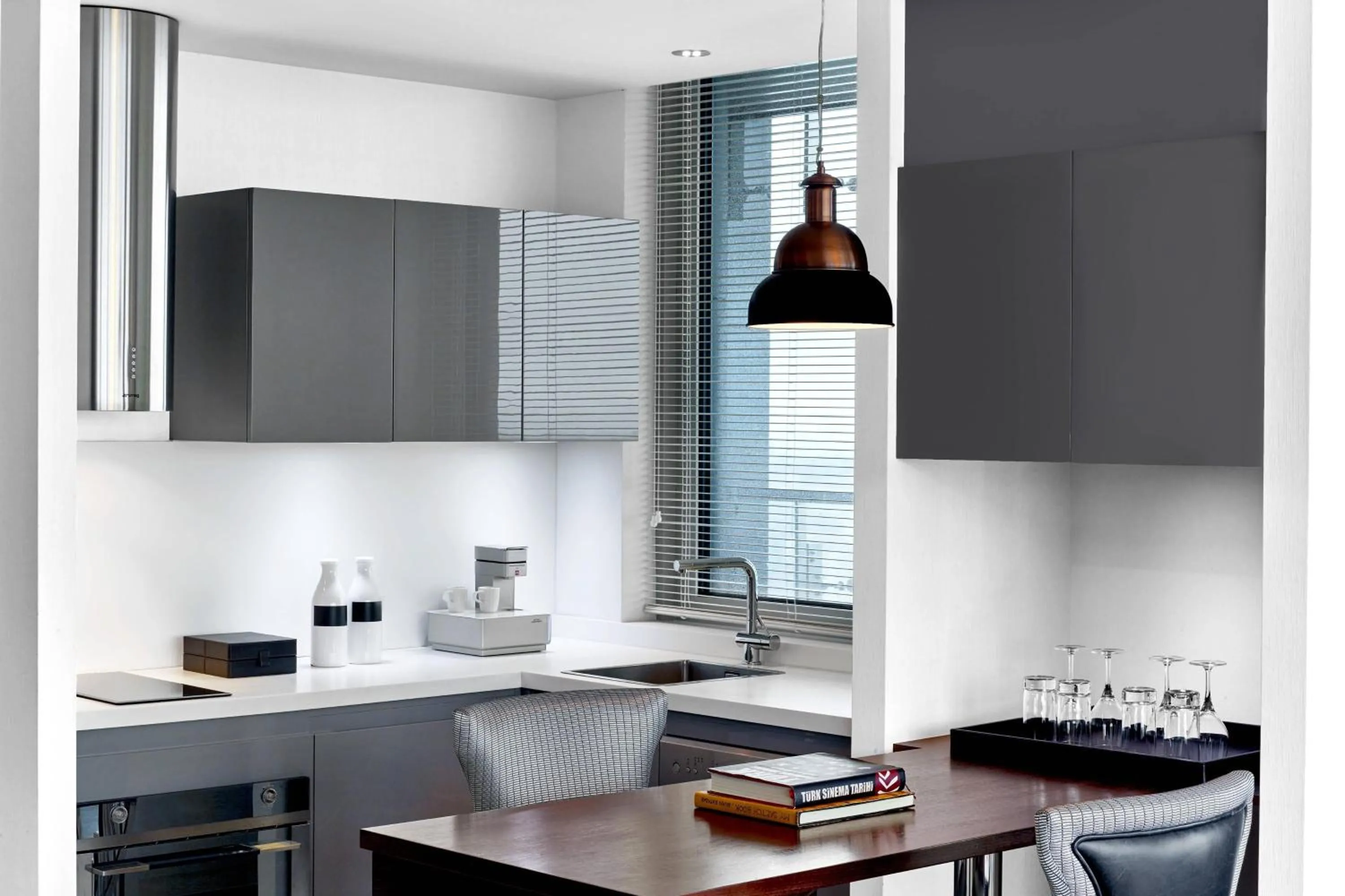 Kitchen or kitchenette in Le Meridien Istanbul Etiler