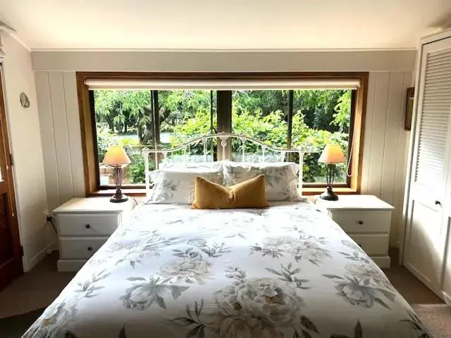 Double Room with Private Bathroom in McIvor Lodge Double Room with Private Bathroom in McIvor Lodge