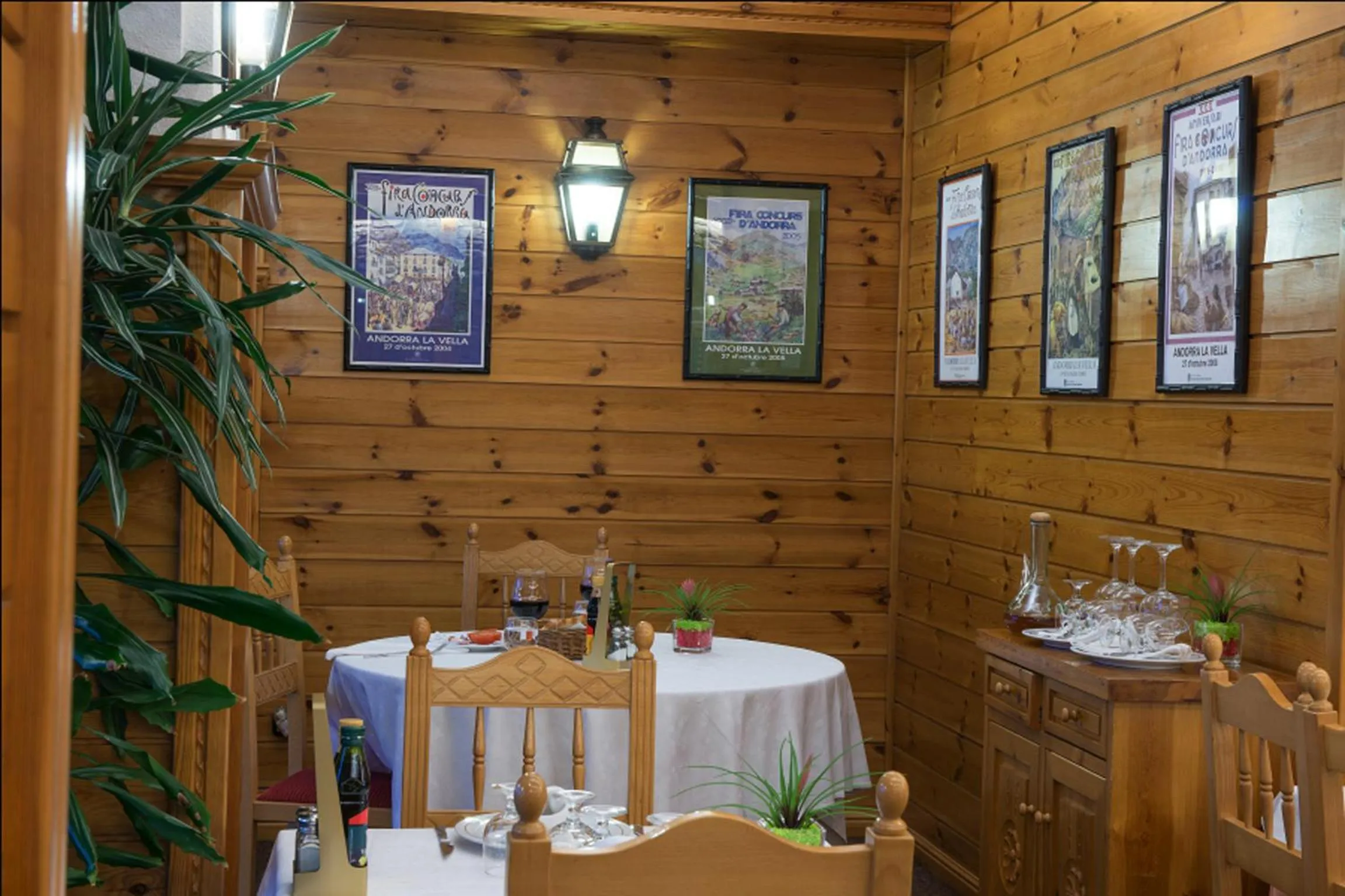 Restaurant/places to eat in Hotel del Tarter