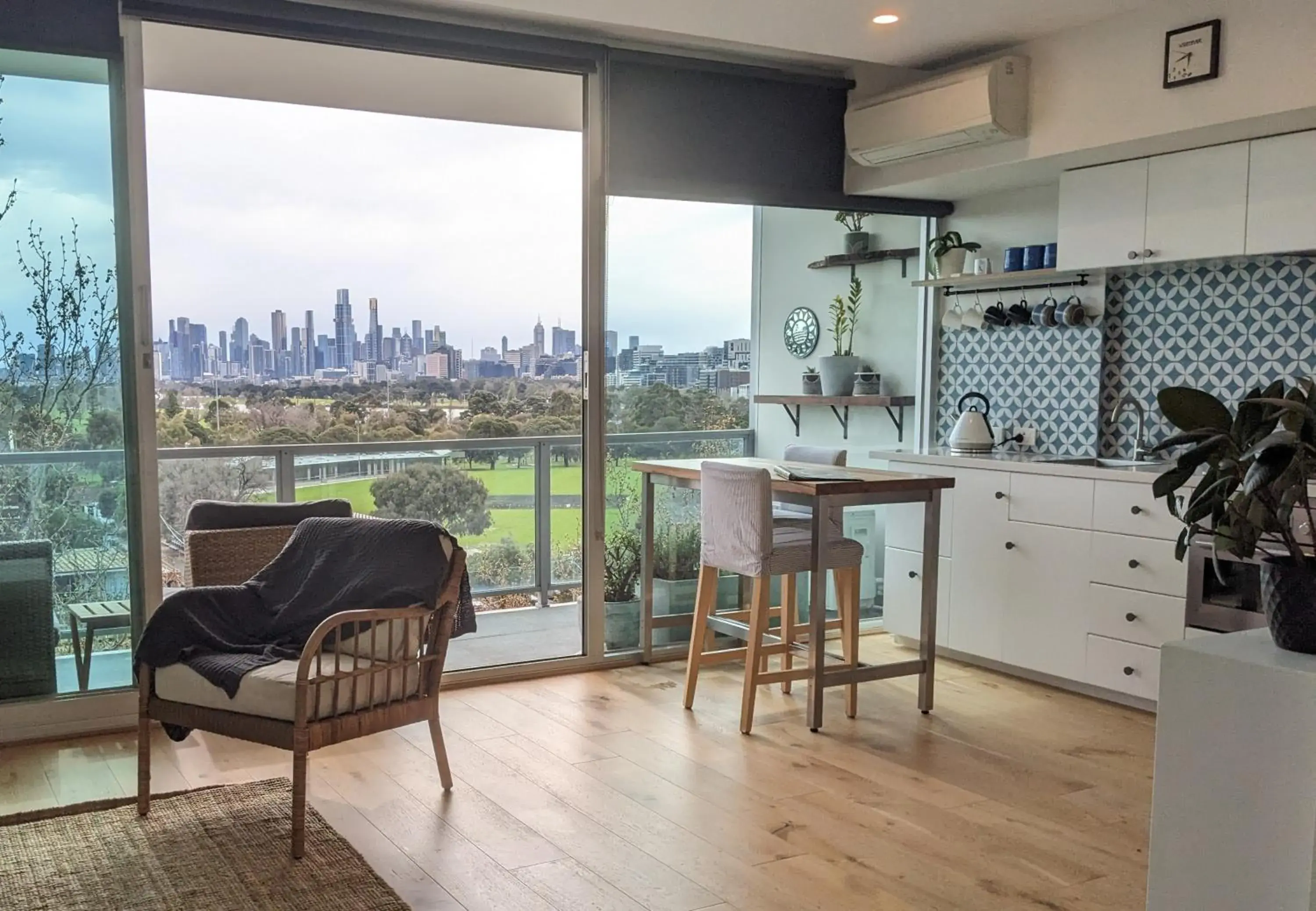 Spectacular Sunset Hideaway BestView St Kilda boutique self-contained luxury apartment Spectacular Sunset Hideaway BestView St Kilda boutique self-contained luxury apartment