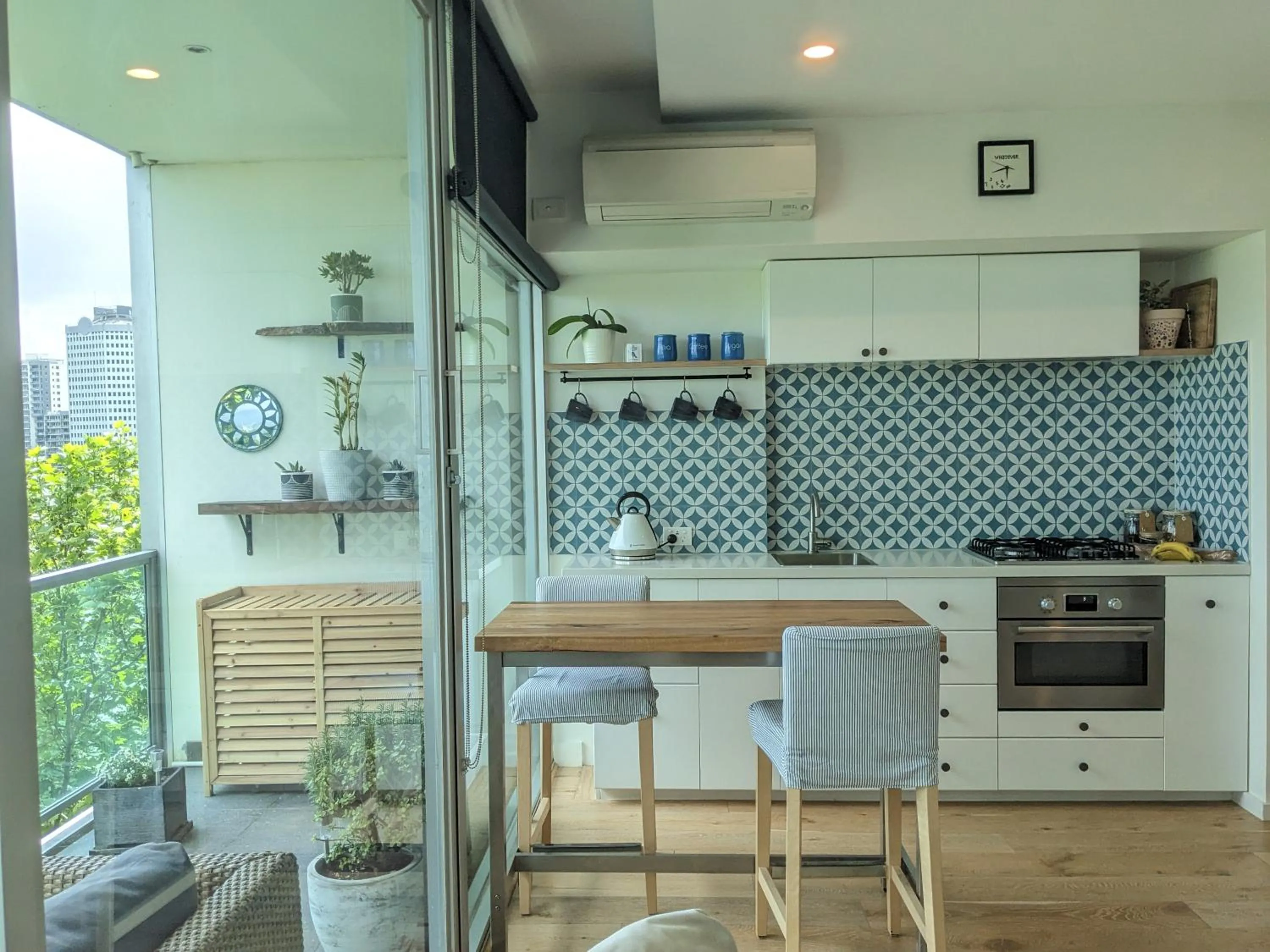 Spectacular Sunset Hideaway BestView St Kilda boutique self-contained luxury apartment