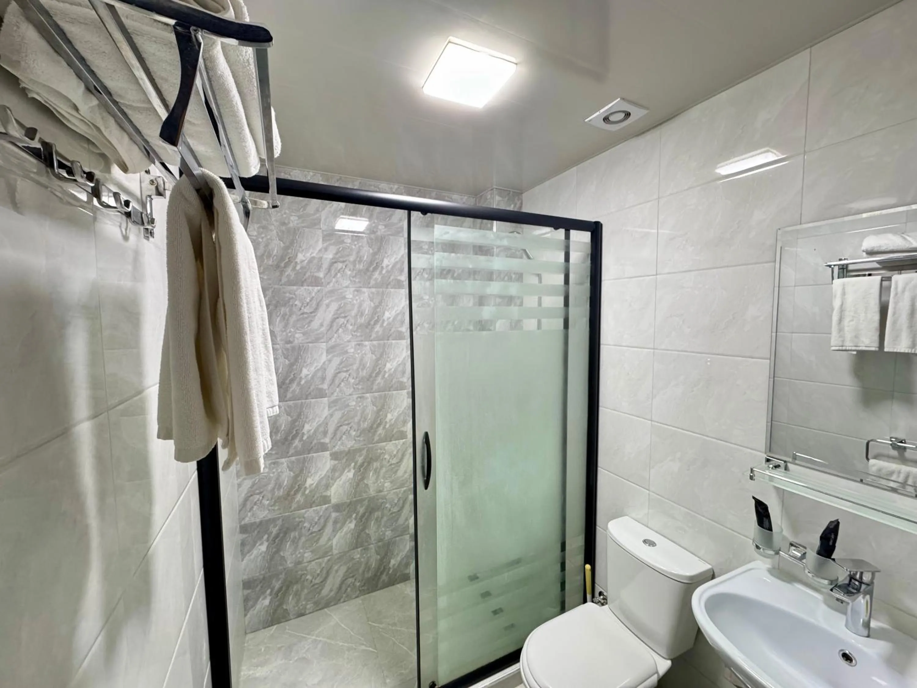 Shower in Hotel Byond Tashkent