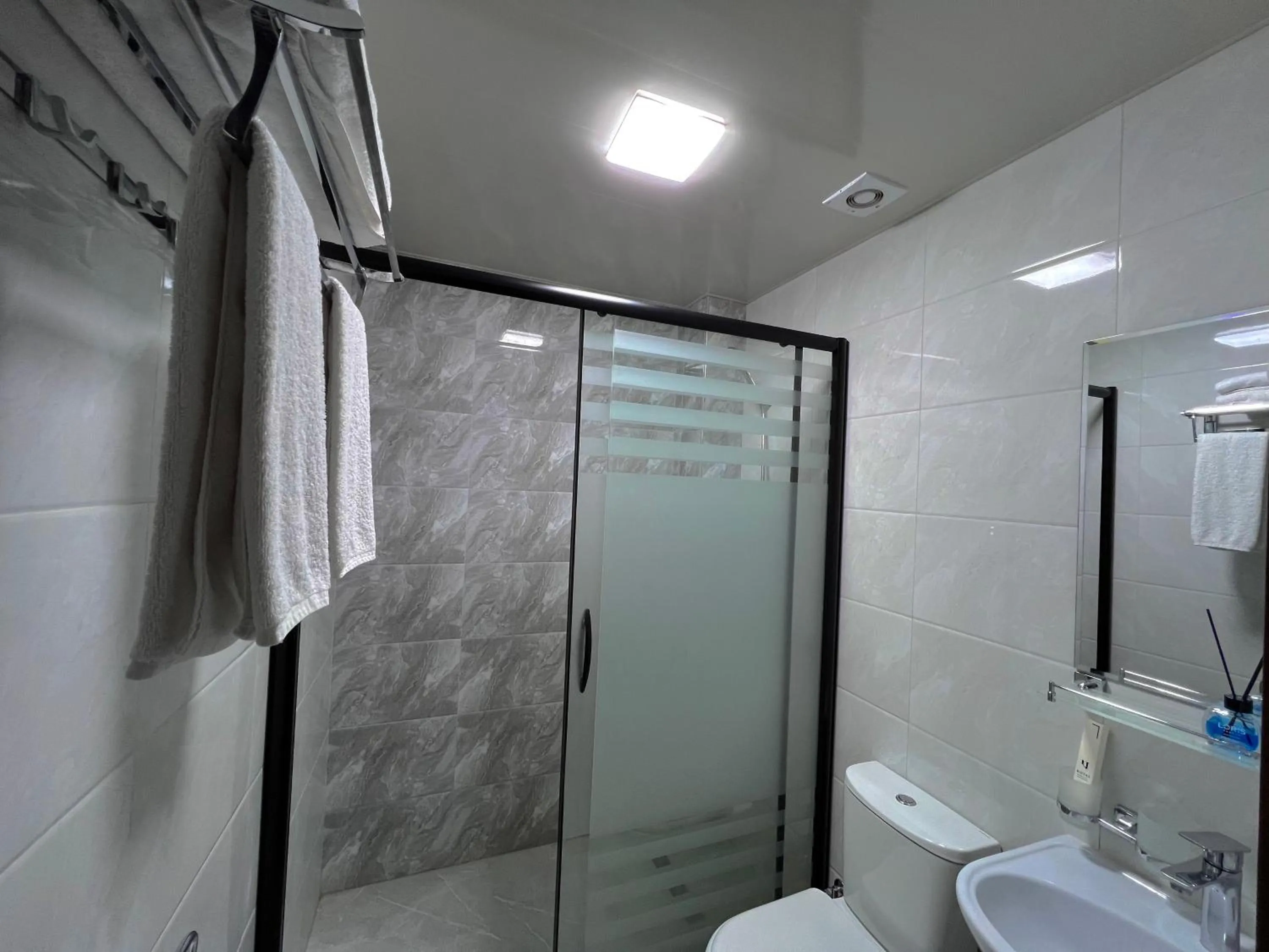 Shower in Hotel Byond Tashkent