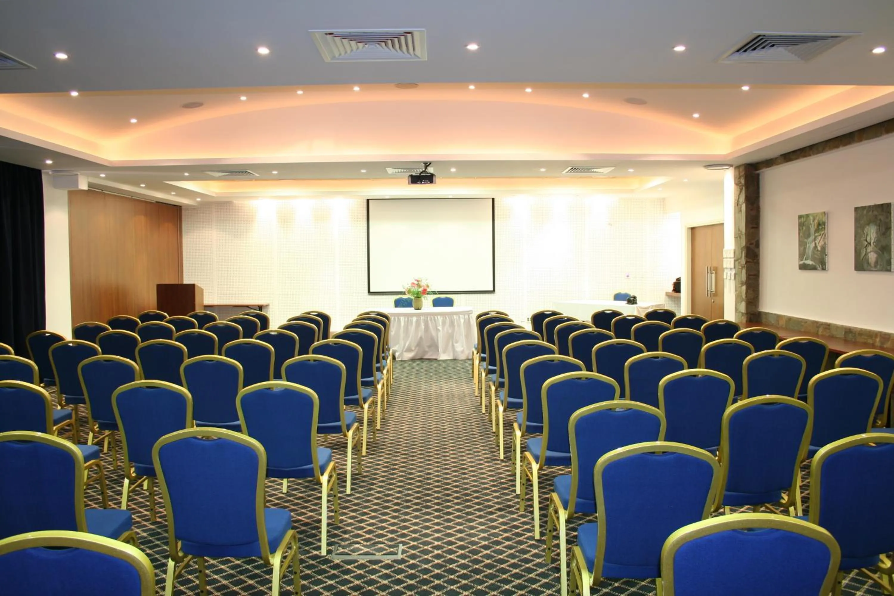 Banquet/Function facilities in Rodon Hotel and Resort