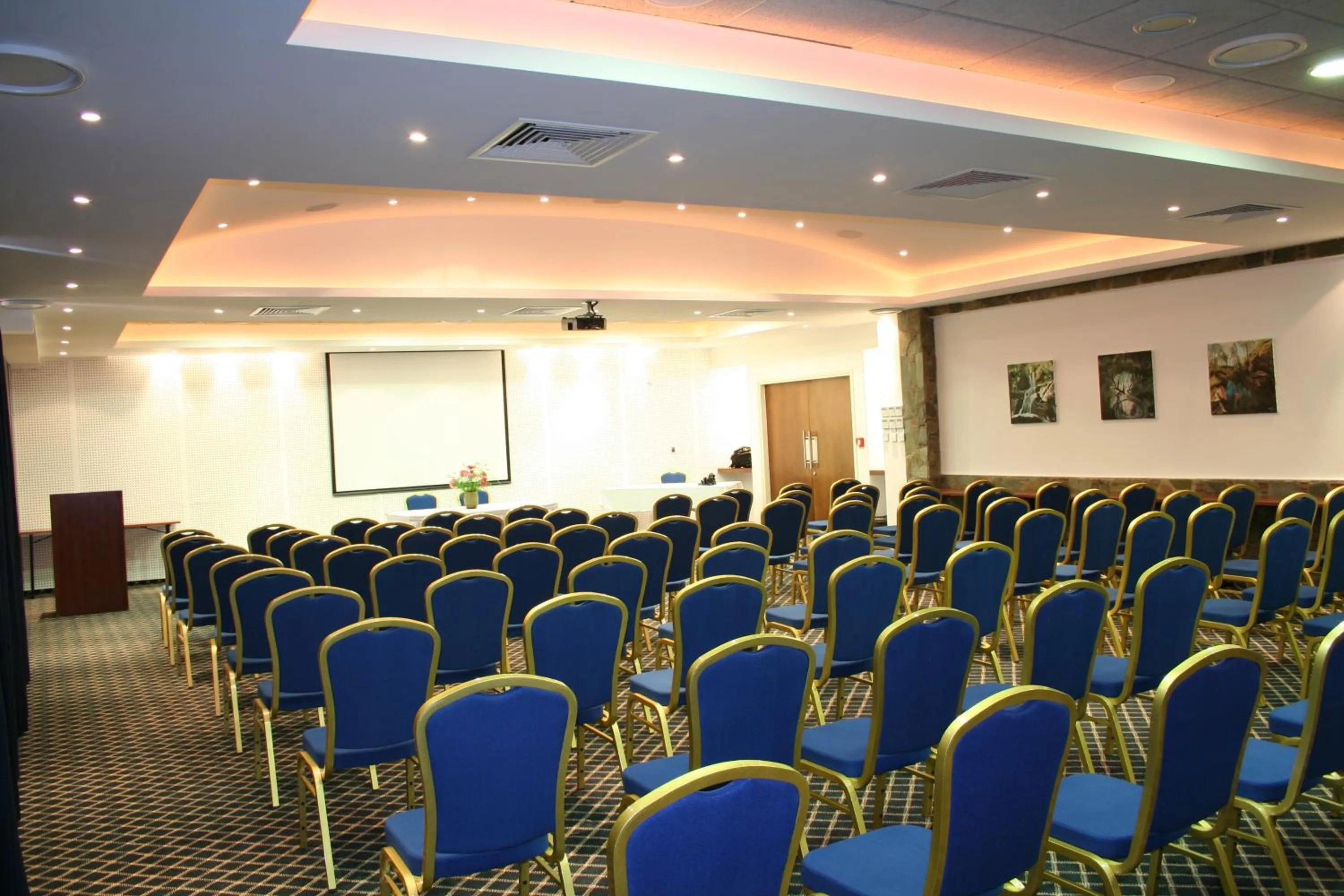 Banquet/Function facilities in Rodon Hotel and Resort