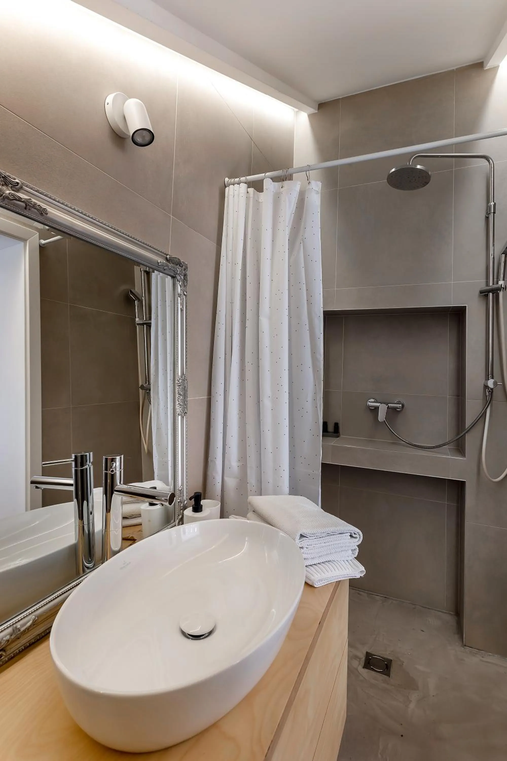 Bathroom in Pekarna apartments