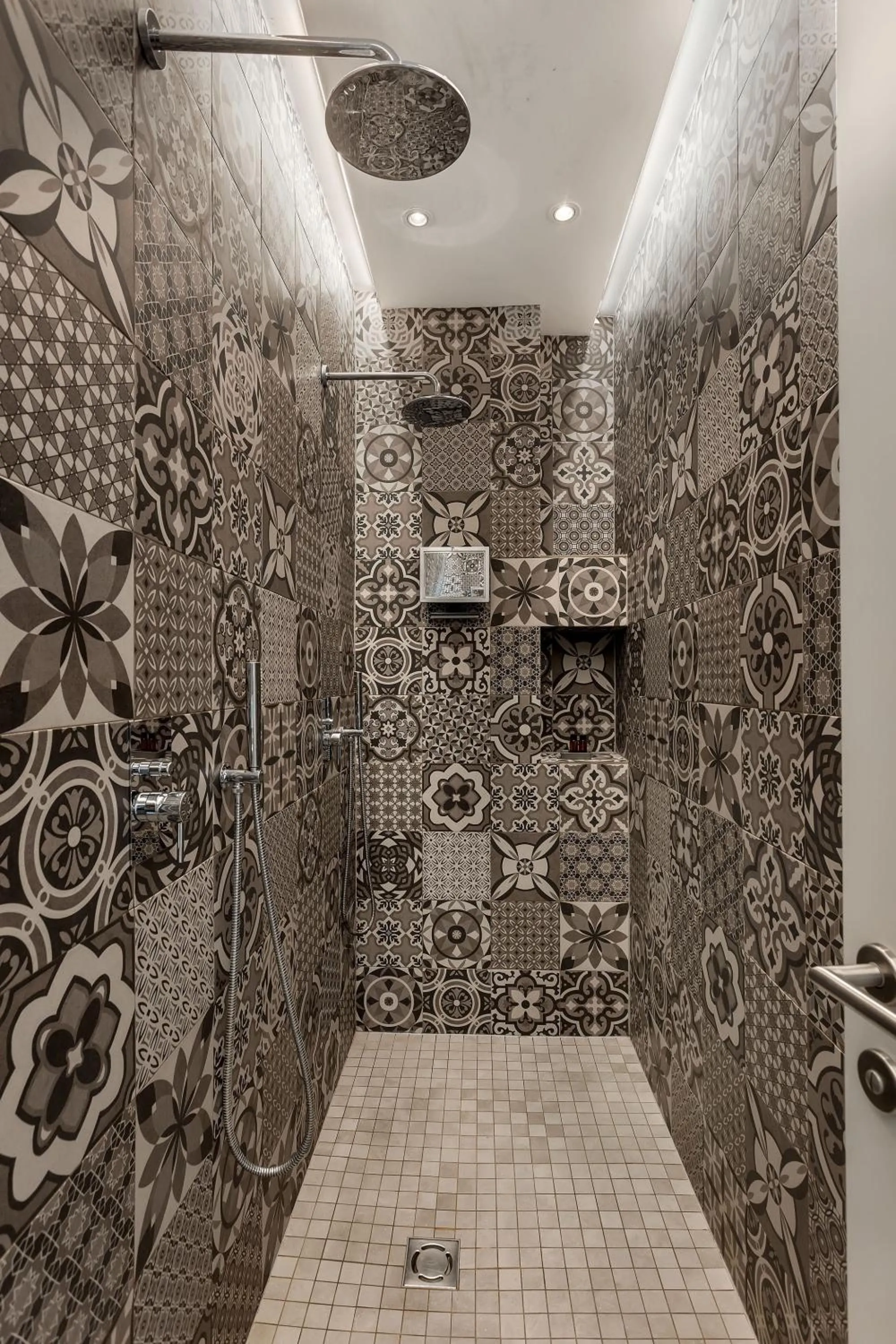 Shower in Pekarna apartments