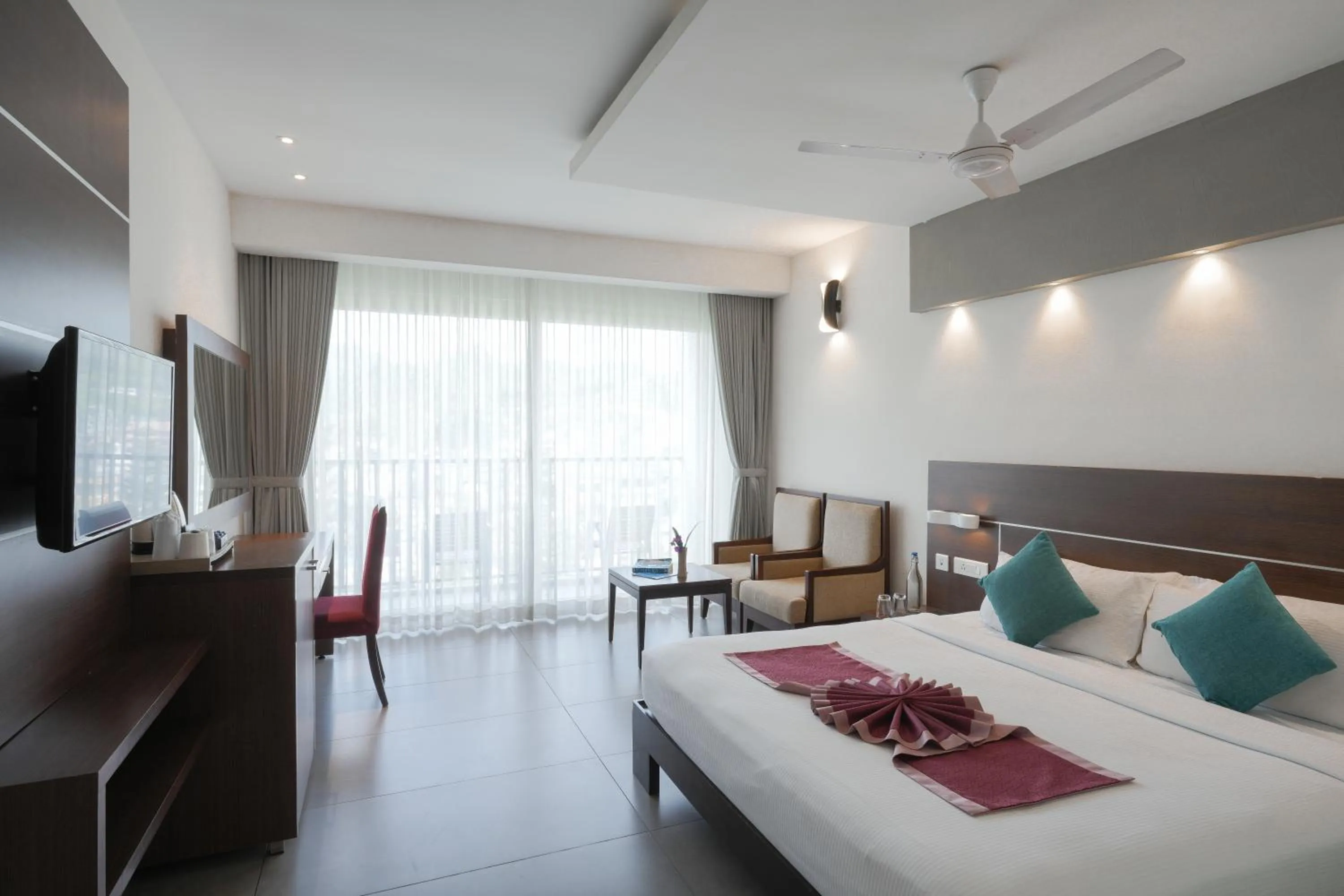 Bed in Eastend Munnar