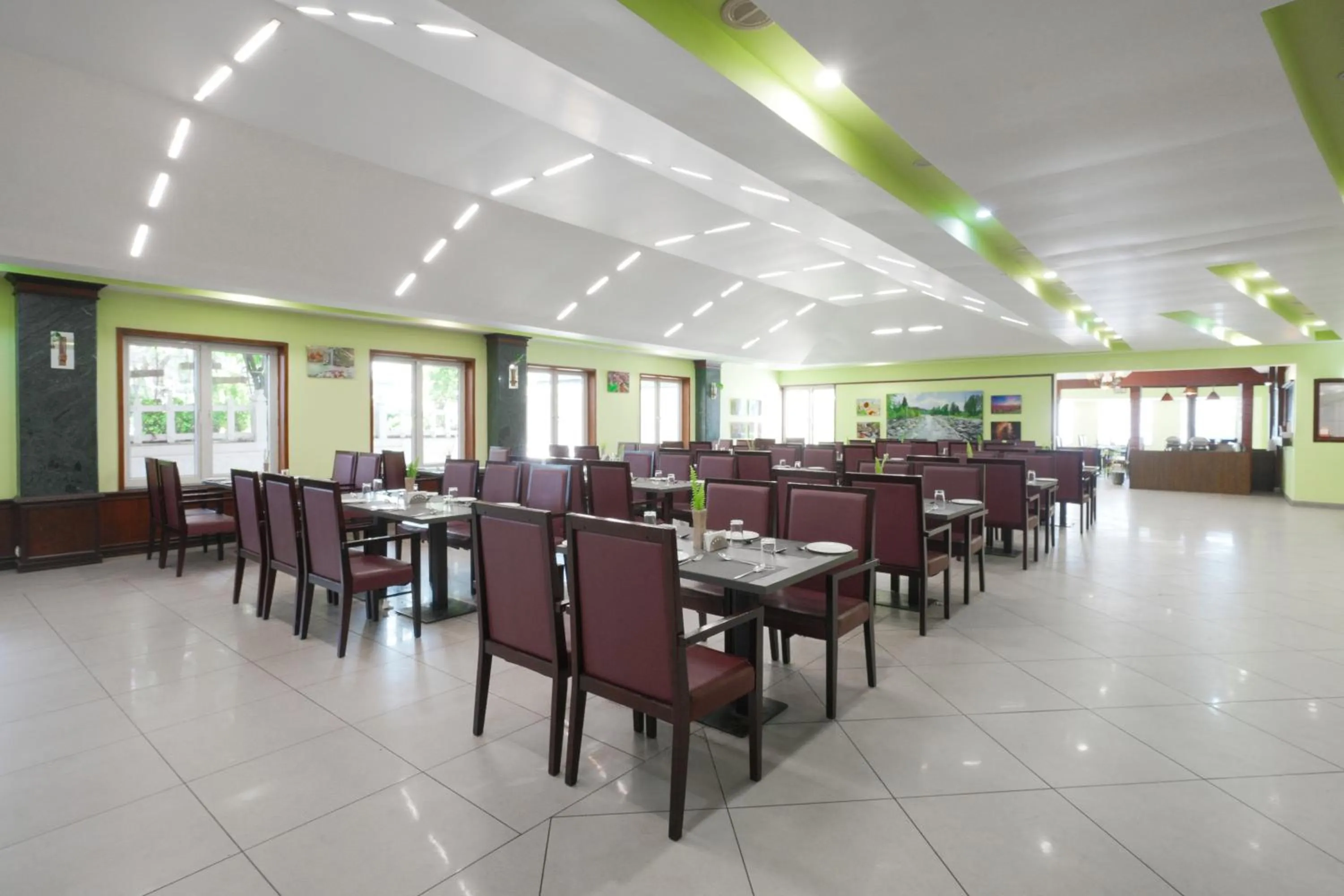 Restaurant/places to eat in Eastend Munnar